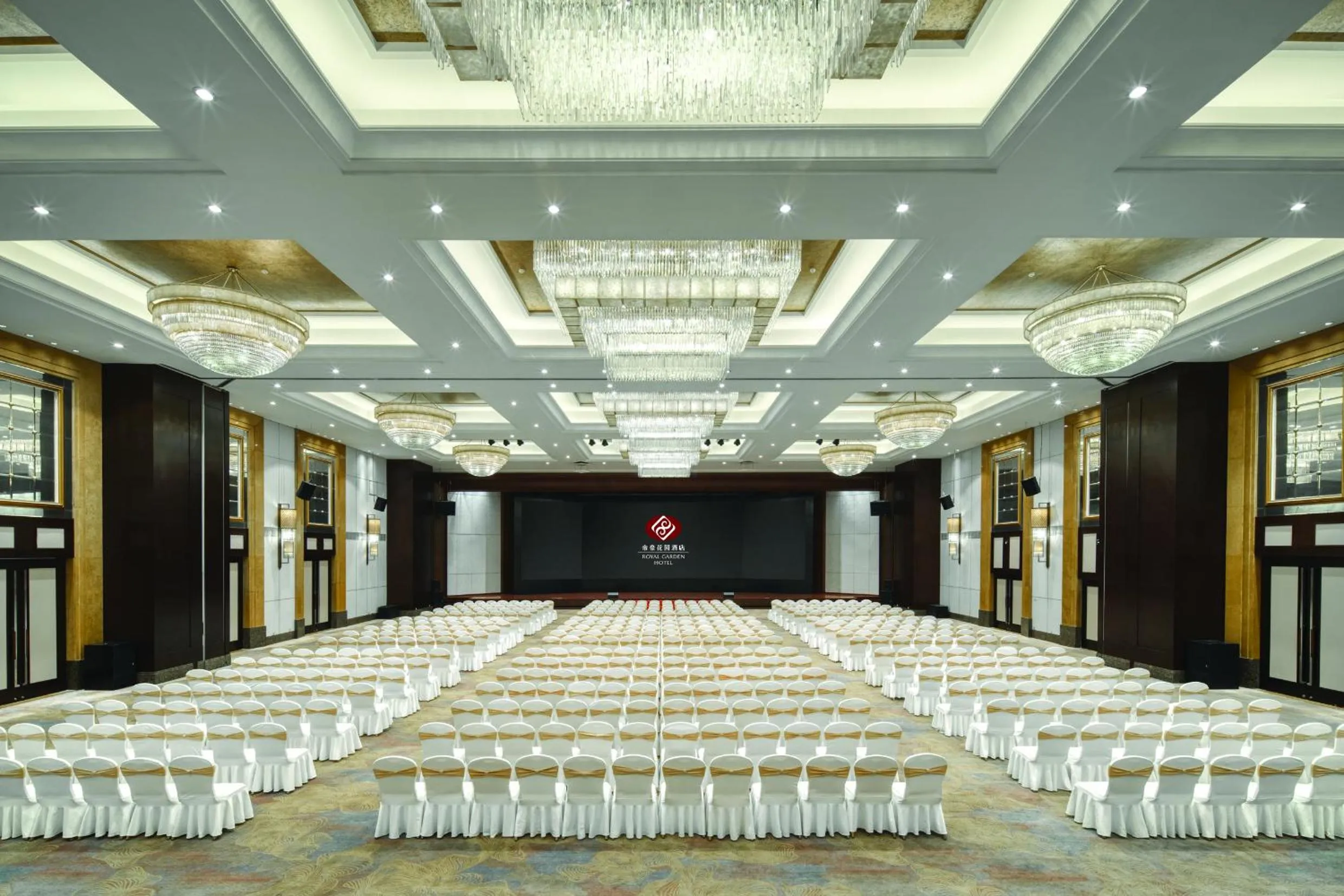 Meeting/conference room in Dongguan Royal Garden Hotel