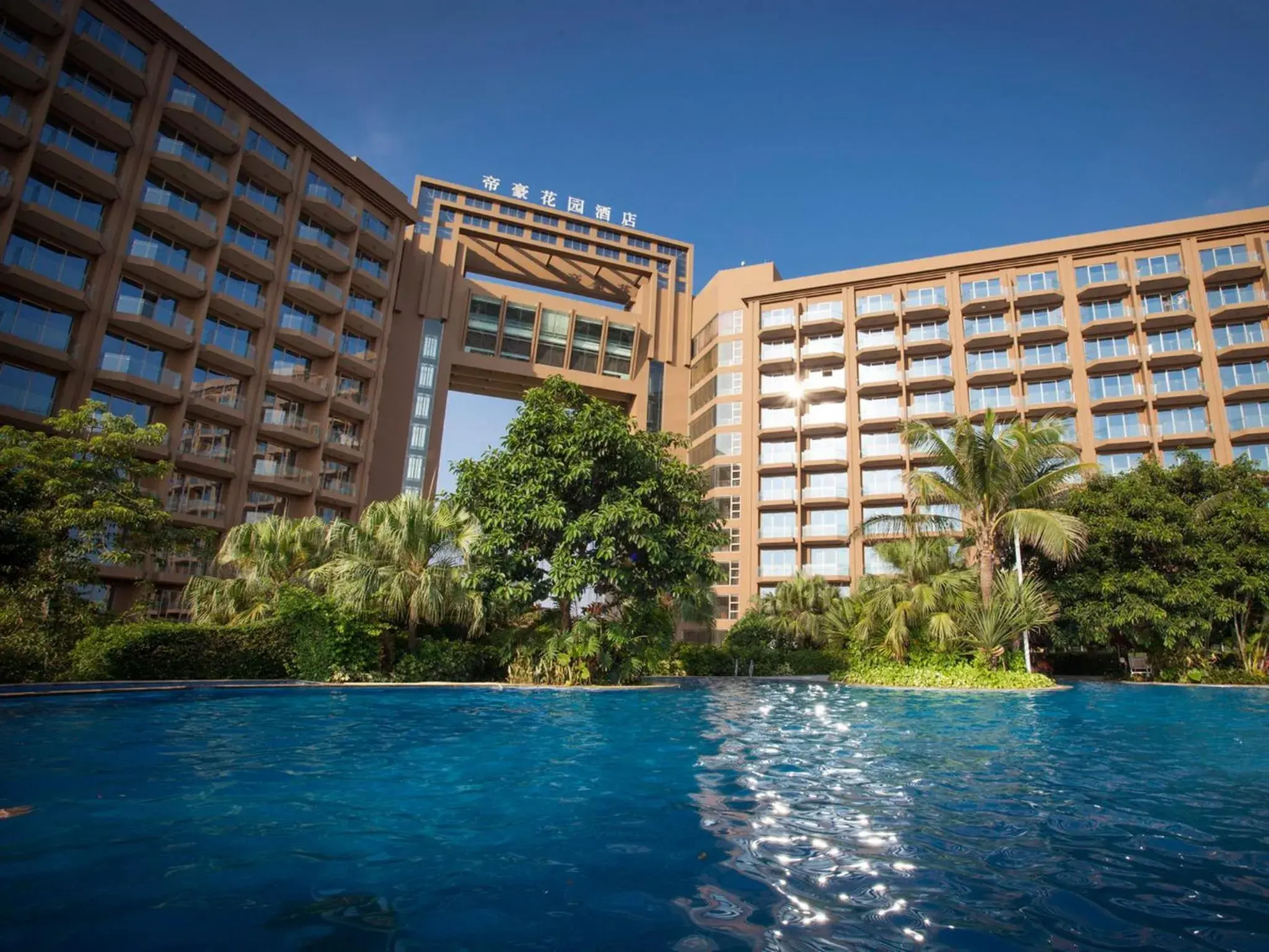 Facade/entrance, Swimming Pool in Royal Garden Hotel