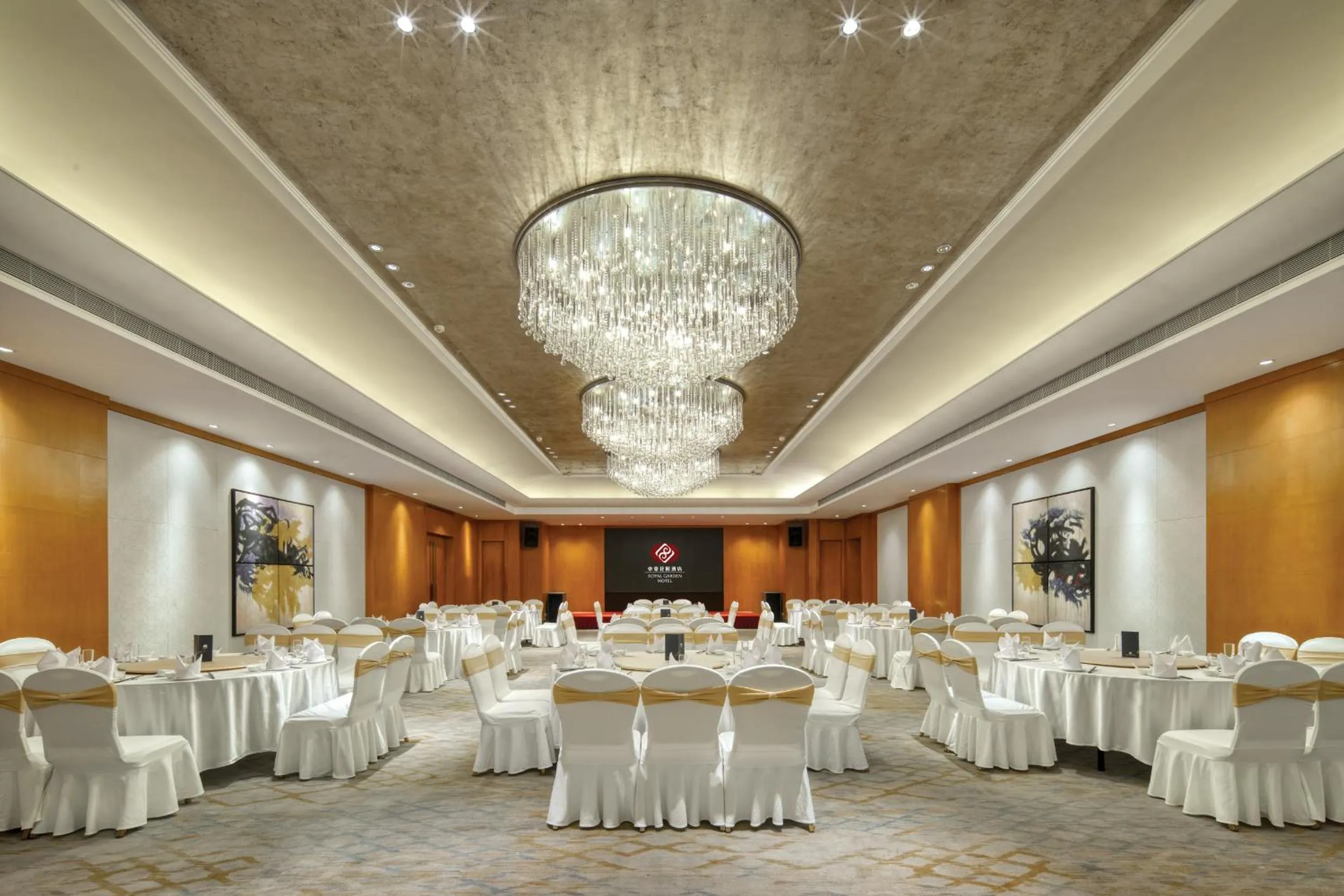 Meeting/conference room in Dongguan Royal Garden Hotel