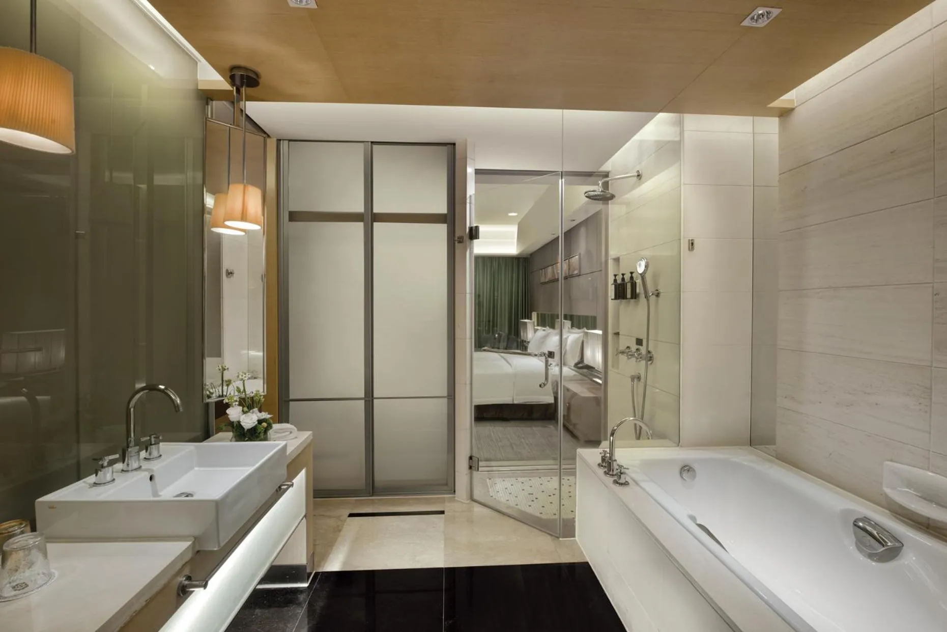 Toilet in Dongguan Royal Garden Hotel