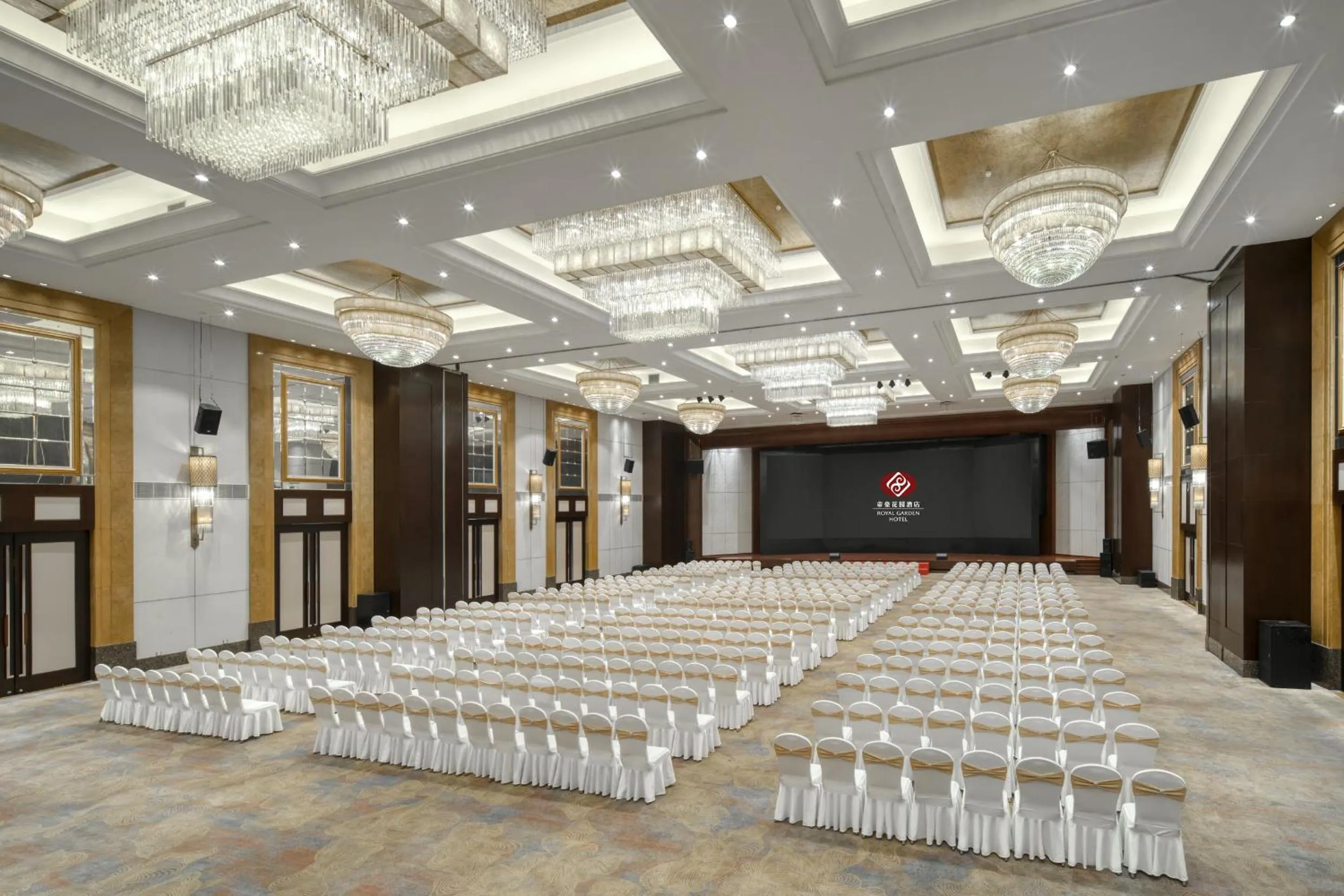 Meeting/conference room in Dongguan Royal Garden Hotel