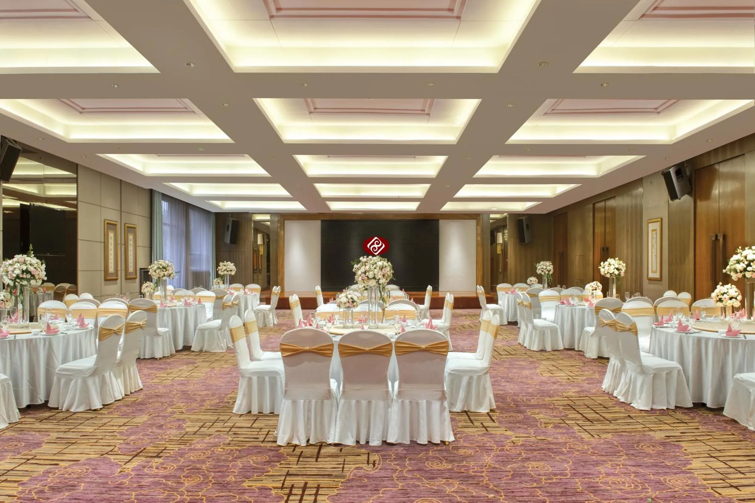 Meeting/conference room in Dongguan Royal Garden Hotel