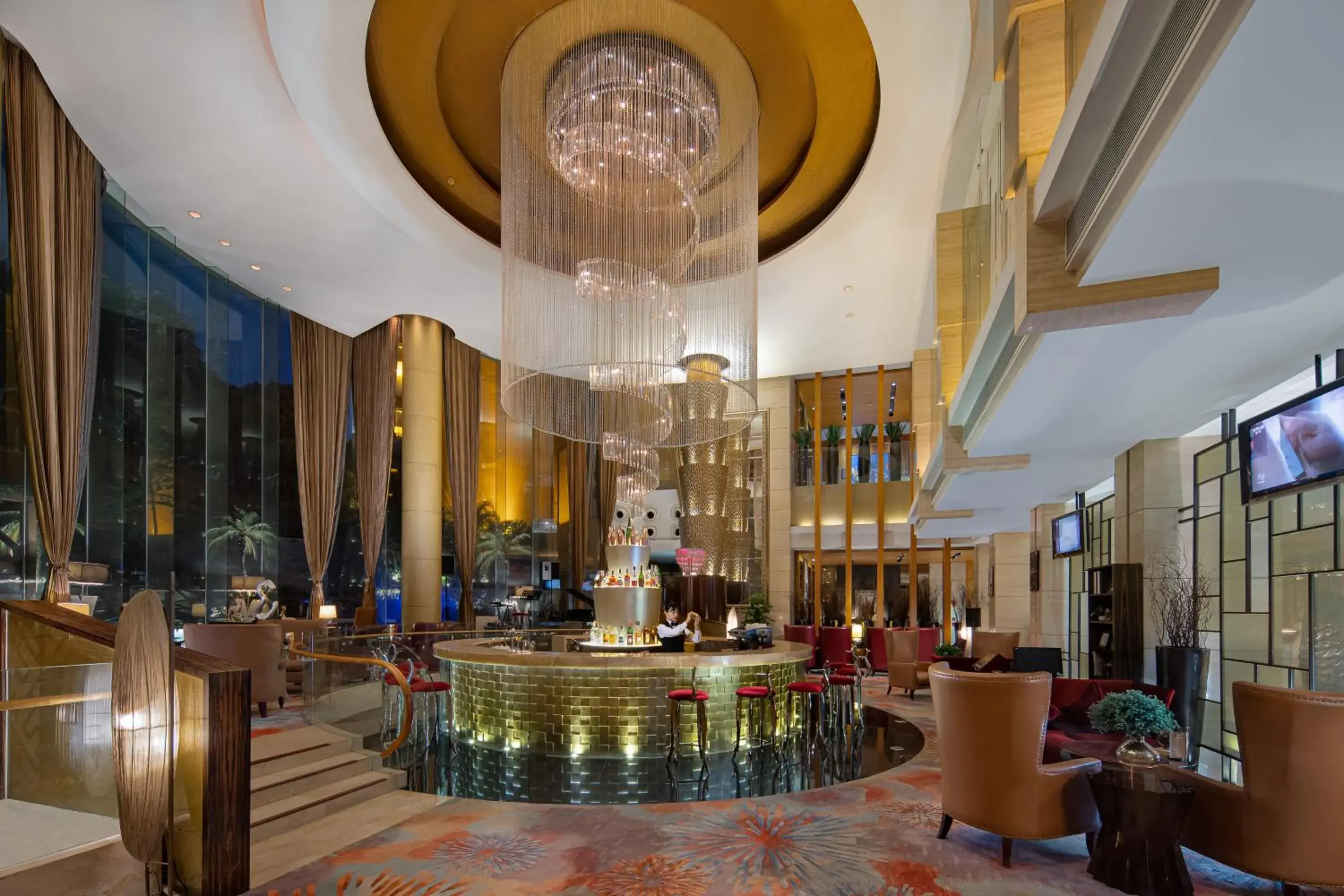 Lobby or reception, Restaurant/Places to Eat in Royal Garden Hotel