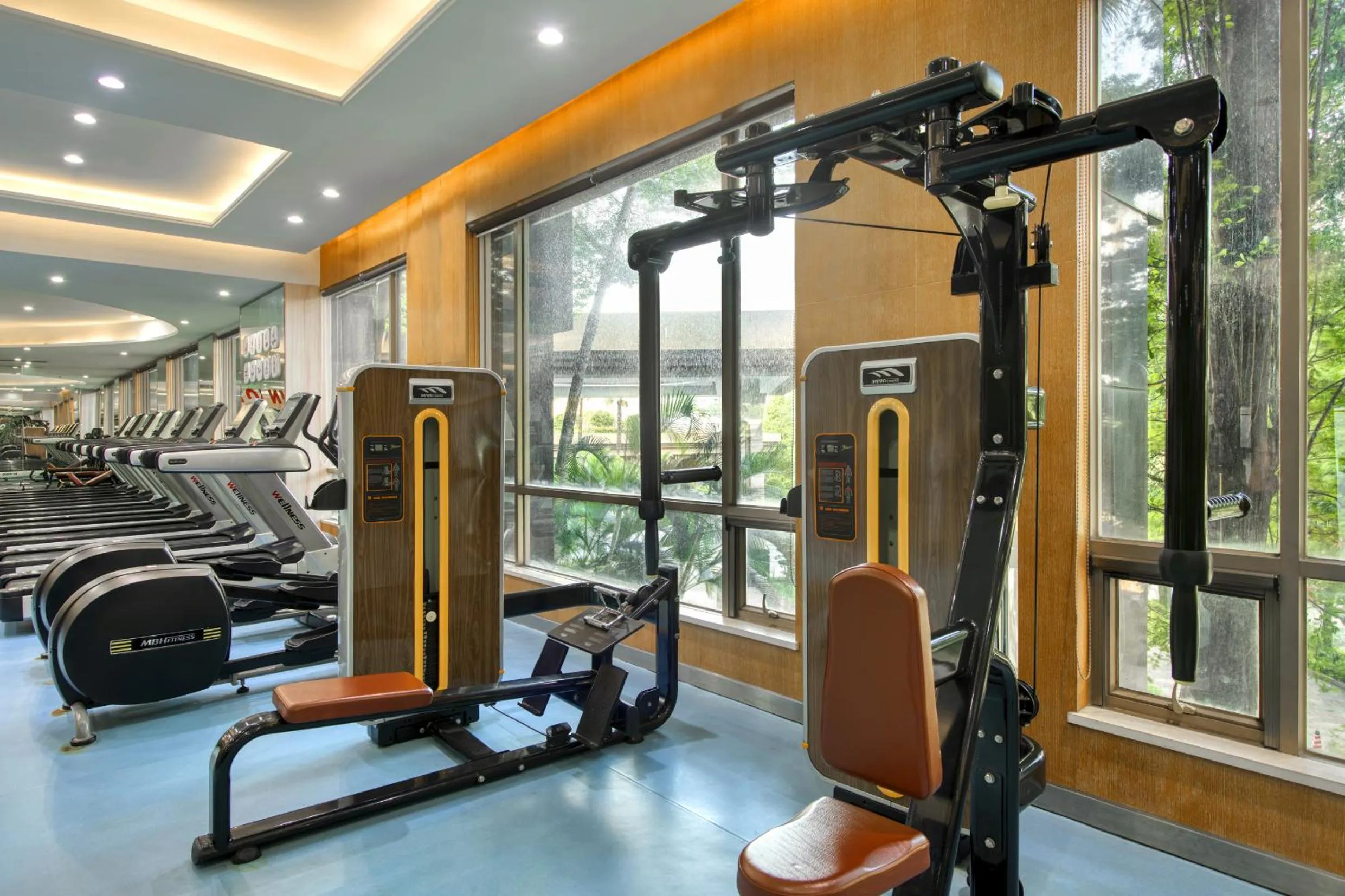 Fitness centre/facilities in Dongguan Royal Garden Hotel