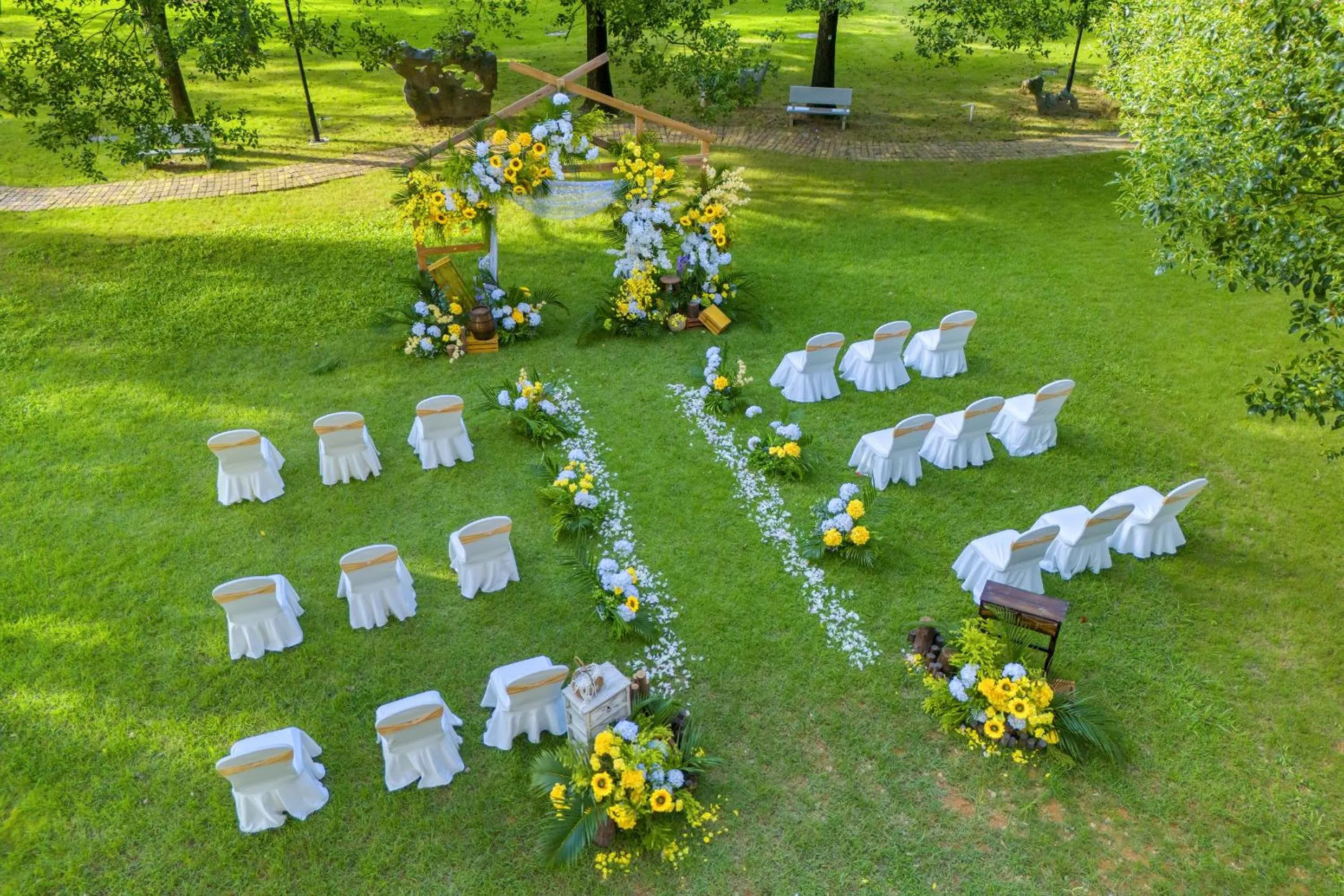 Property building in Dongguan Royal Garden Hotel