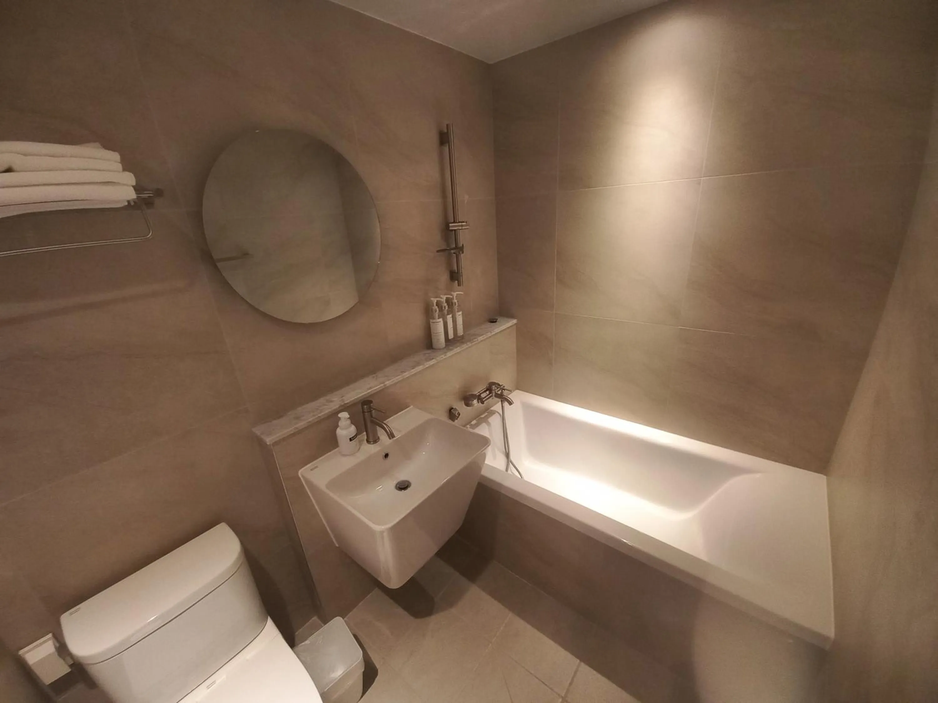 Hot Tub in Adena Hotel