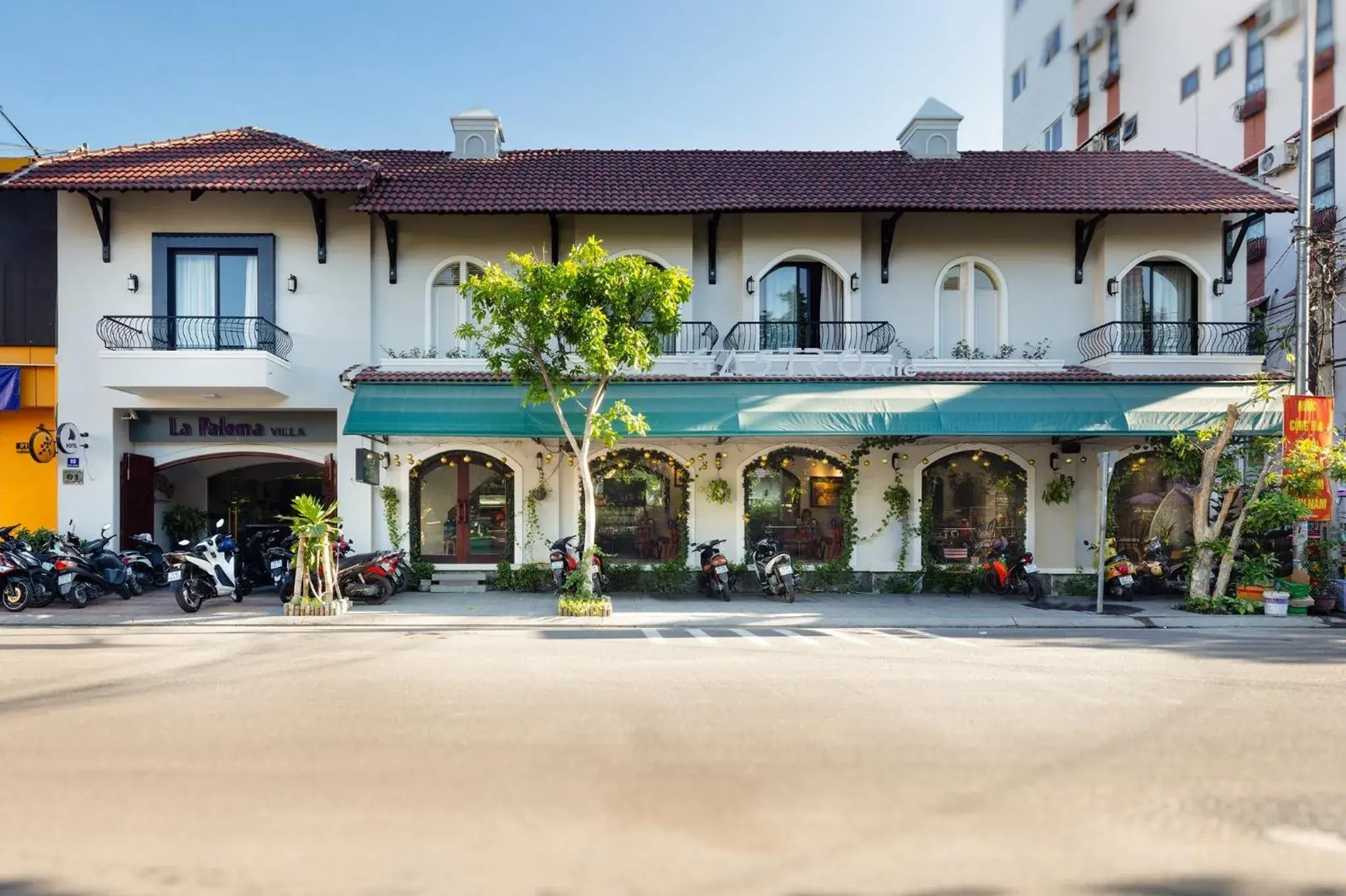 Property building in La Paloma Villa Property building in La Paloma Villa