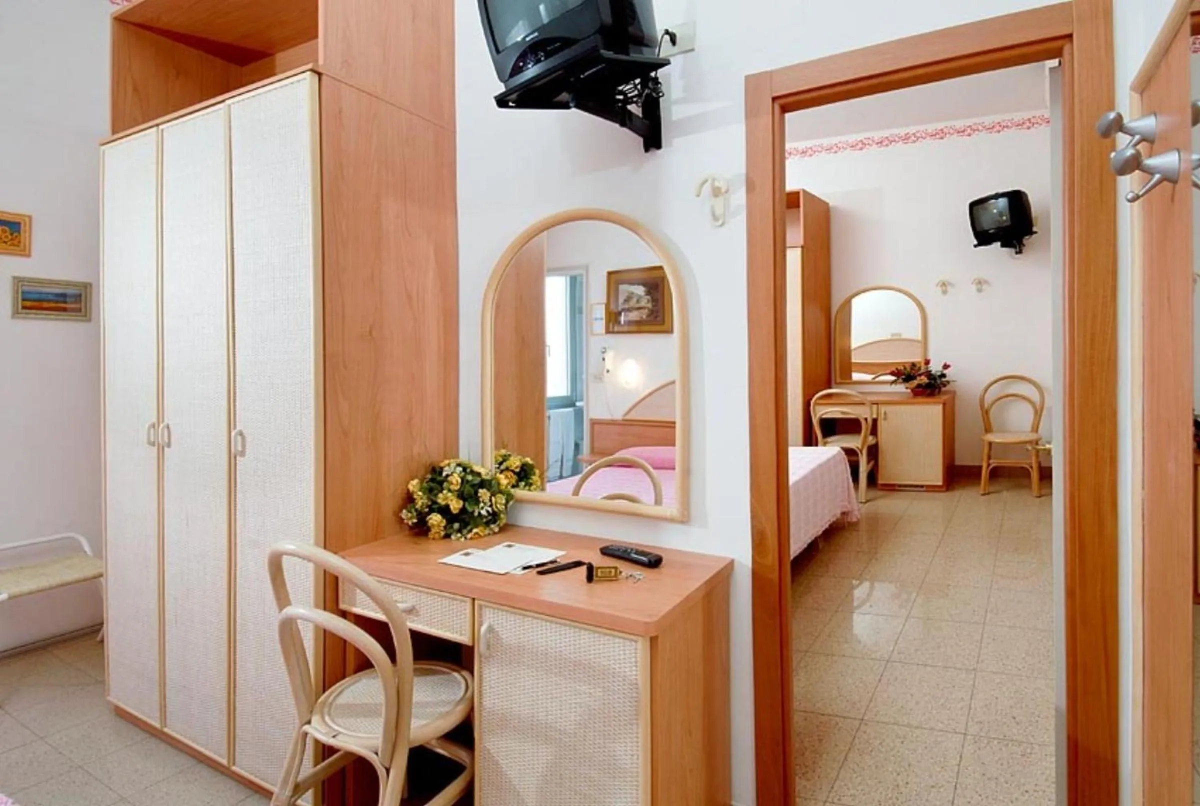 Photo of the whole room, Bed in Hotel Gardenia