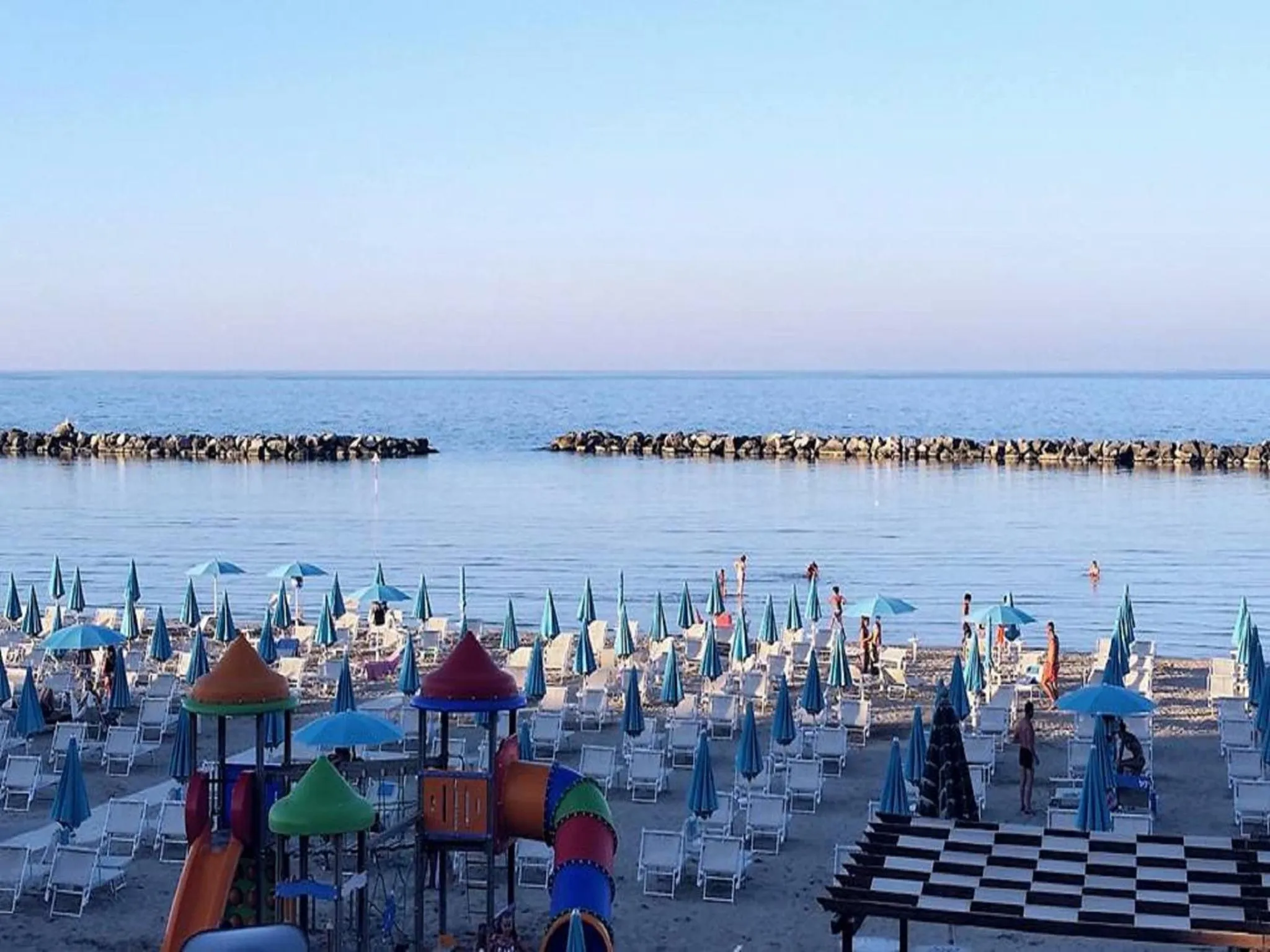 Summer in Hotel Gardenia