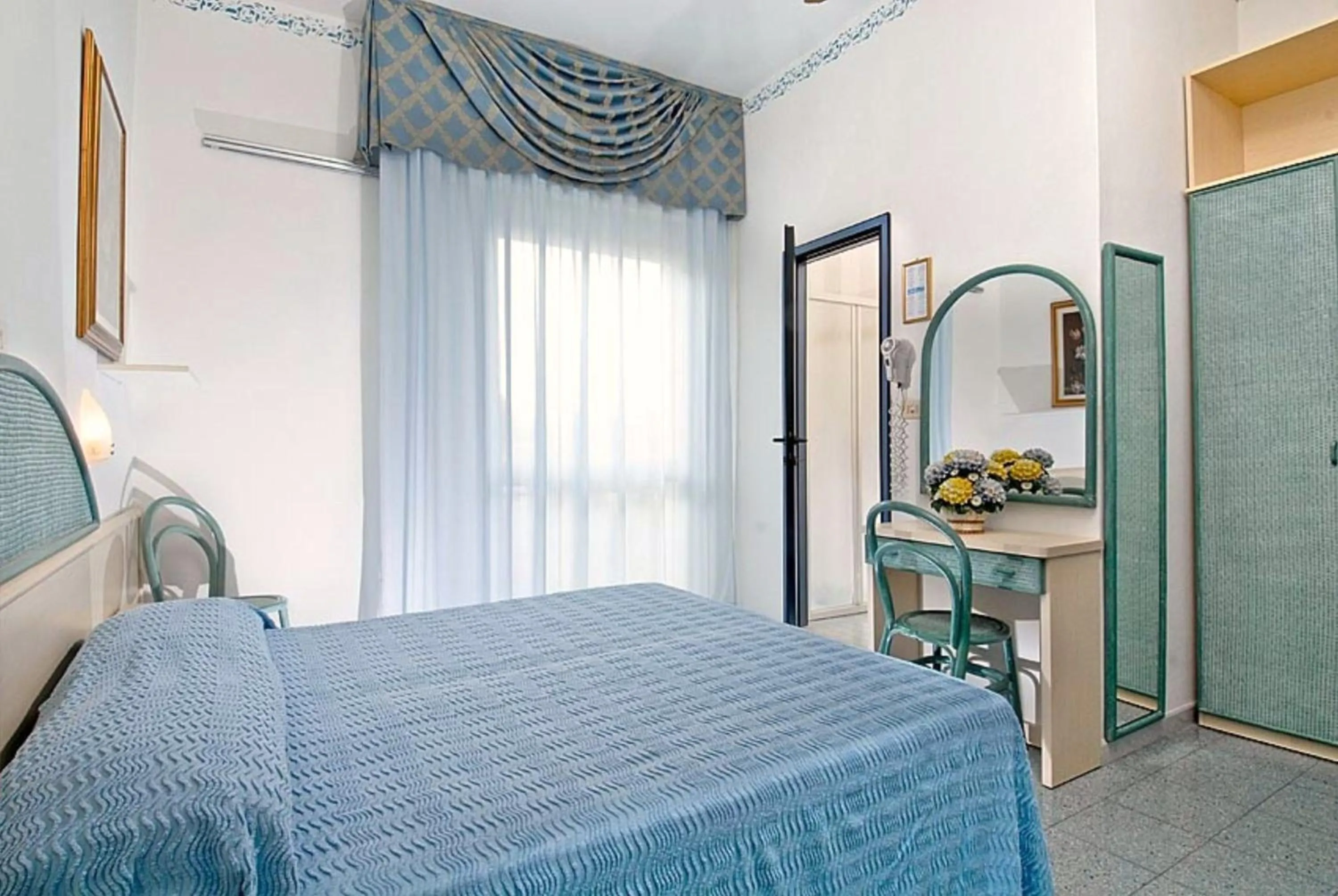 Bedroom, Bed in Hotel Gardenia