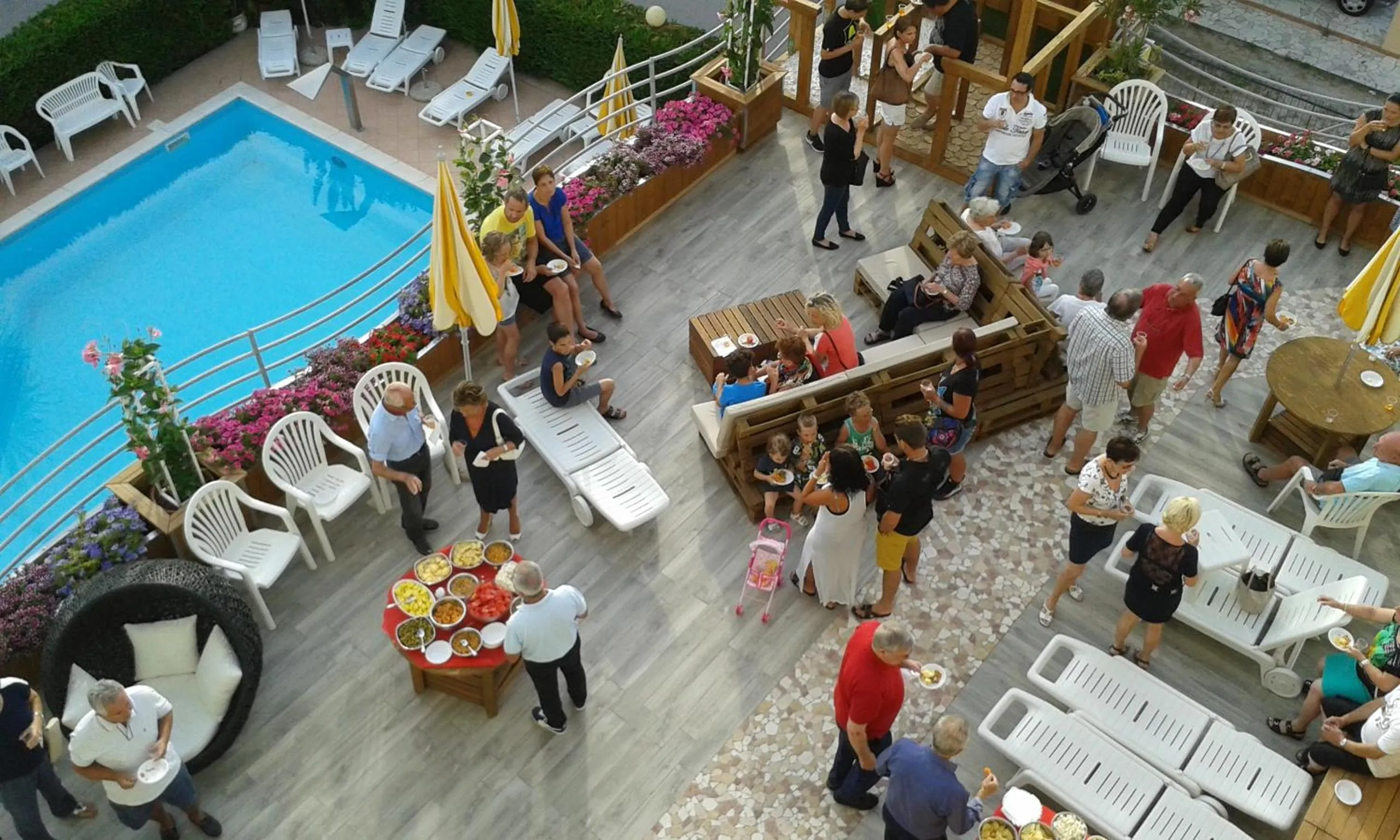 Summer in Hotel Gardenia