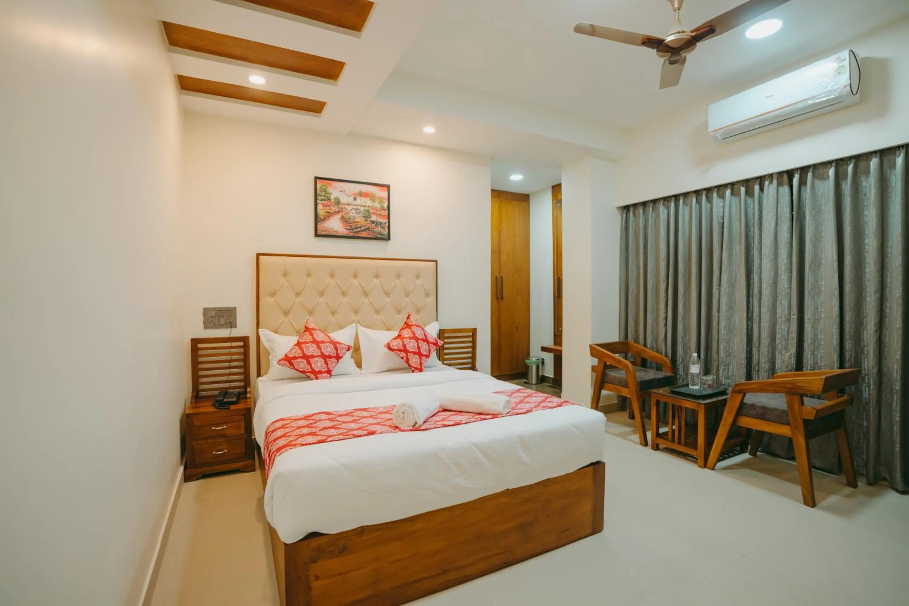 Bedroom, Bed in Saavees Residency