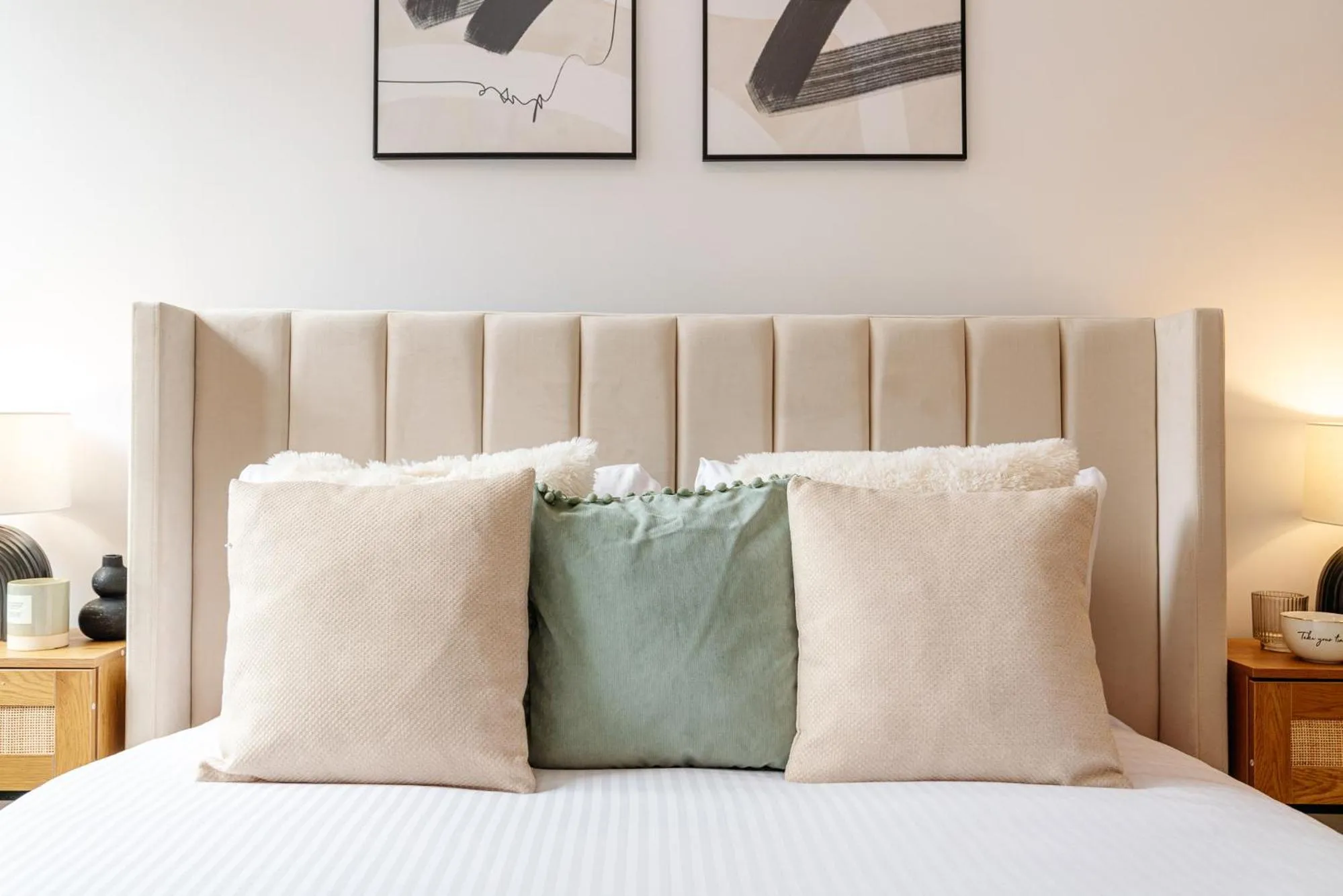 Bed in Piedmont Apartment II - LoftAffair