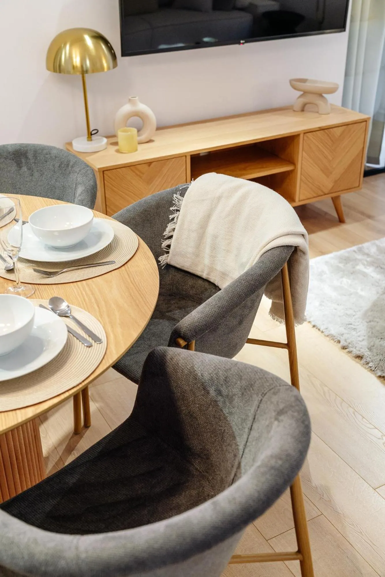 TV and multimedia in Piedmont Apartment II - LoftAffair