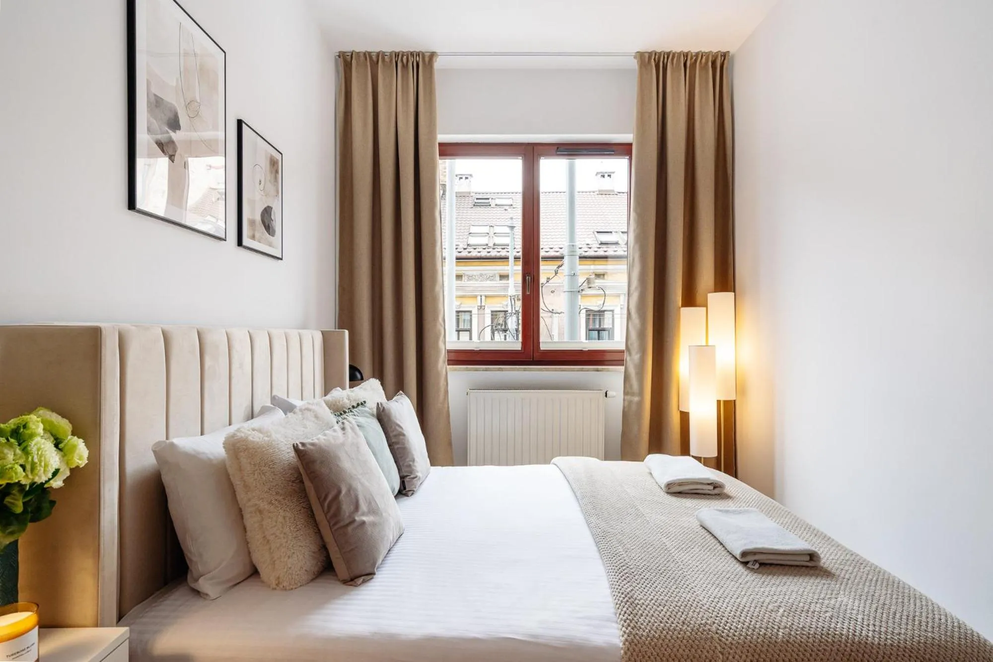 Bed in Piedmont Apartment II - LoftAffair