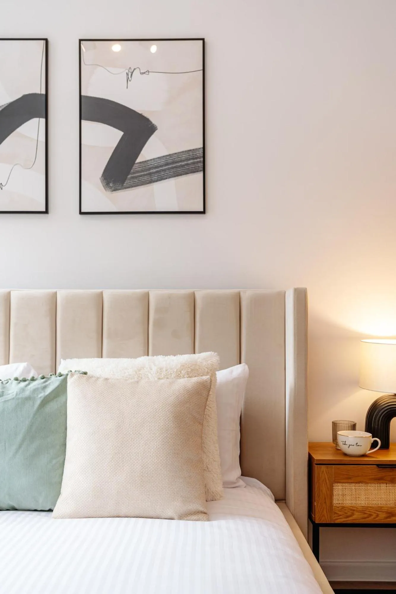 Bed in Piedmont Apartment II - LoftAffair