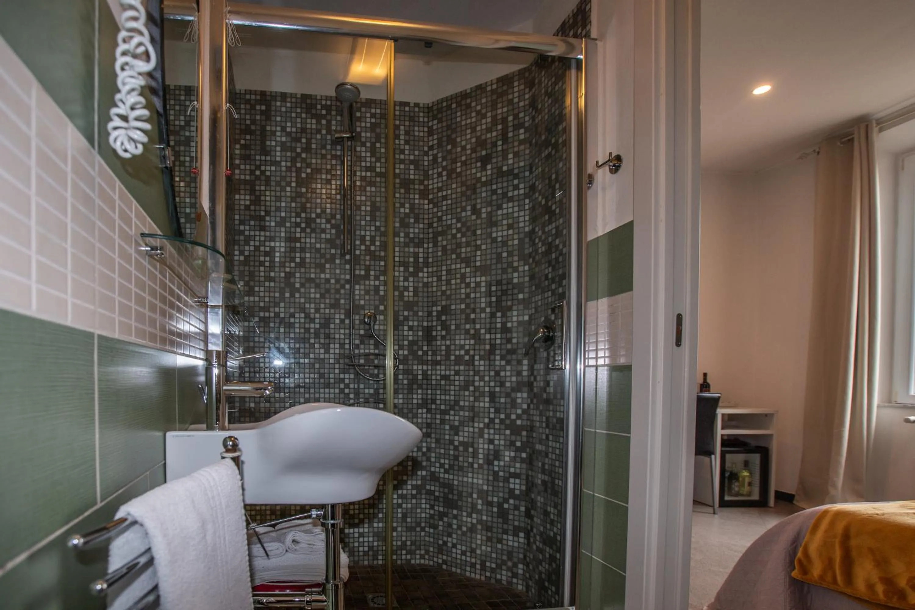 Bathroom, Bed in 88 Miglia