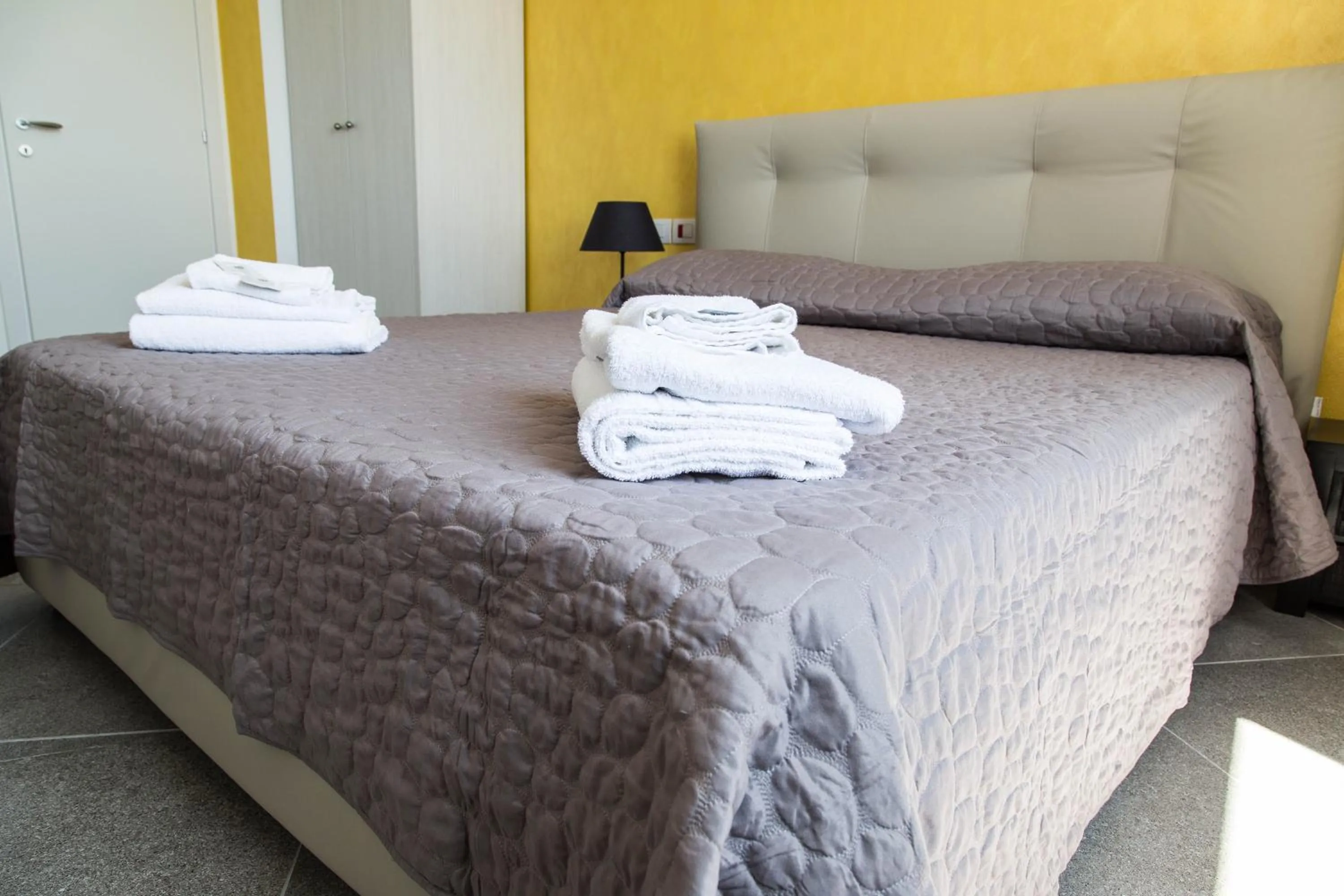 Decorative detail, Bed in 88 Miglia