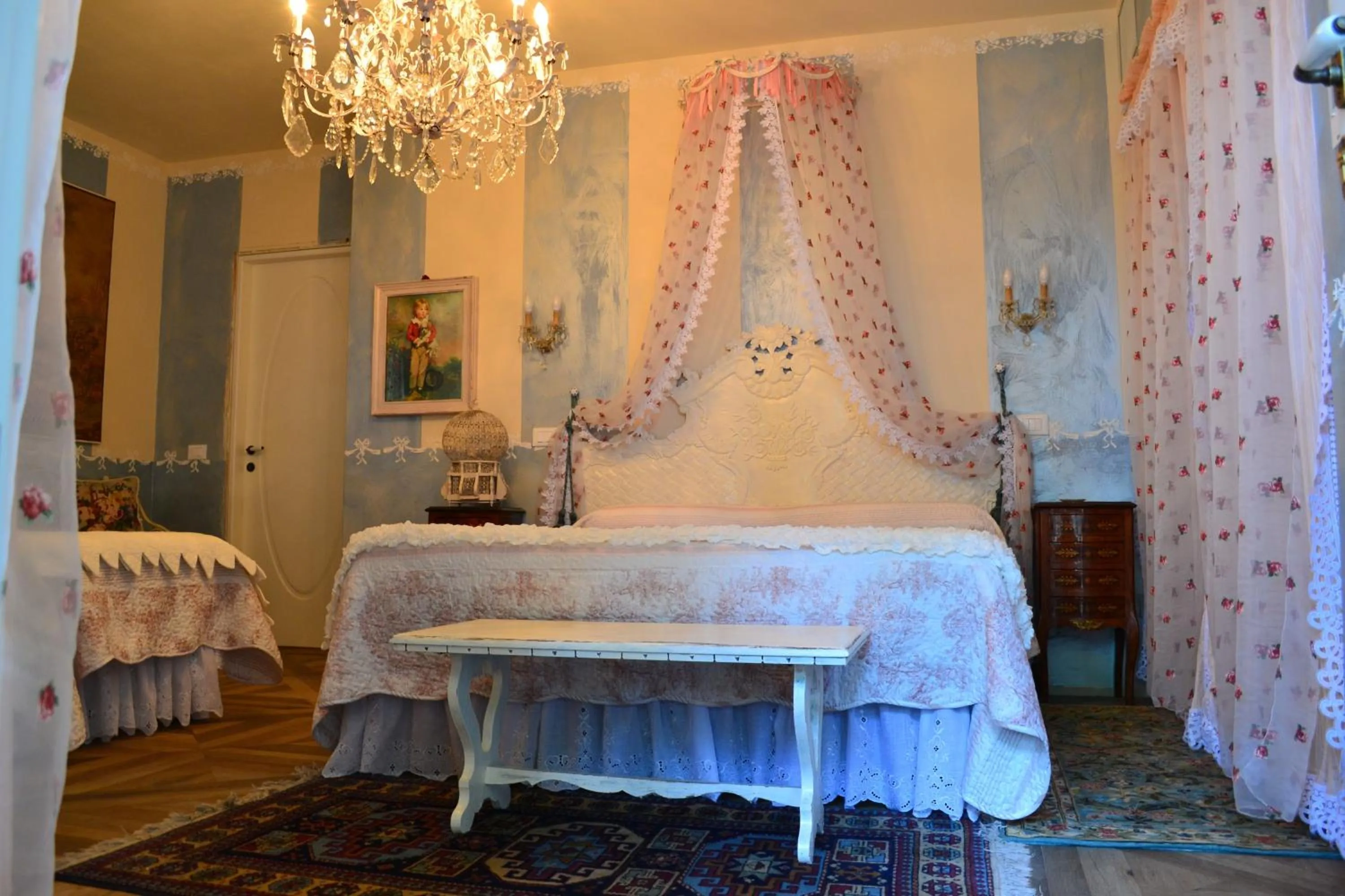 Bedroom, Bed in La maison delle favole