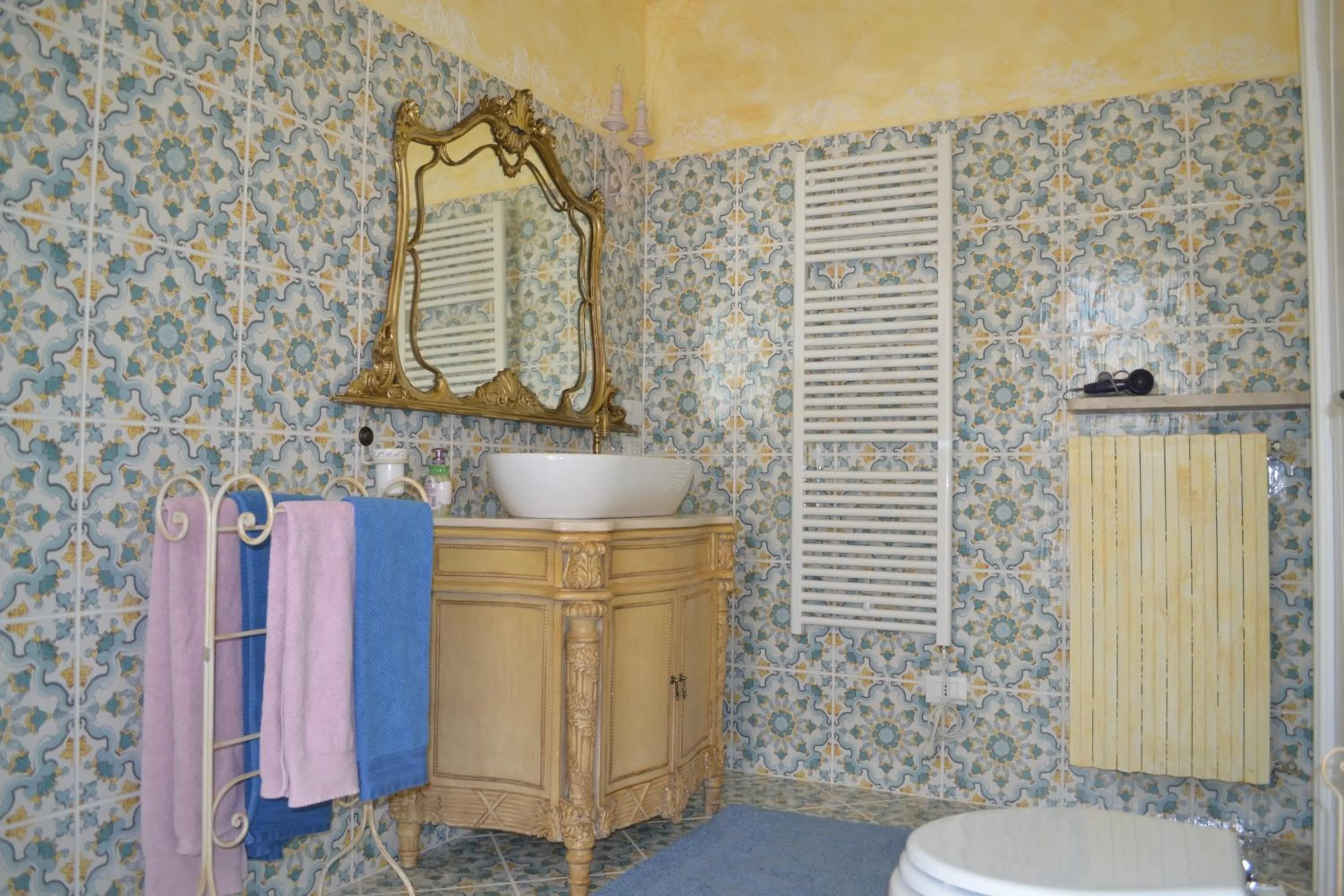 Bathroom in La maison delle favole