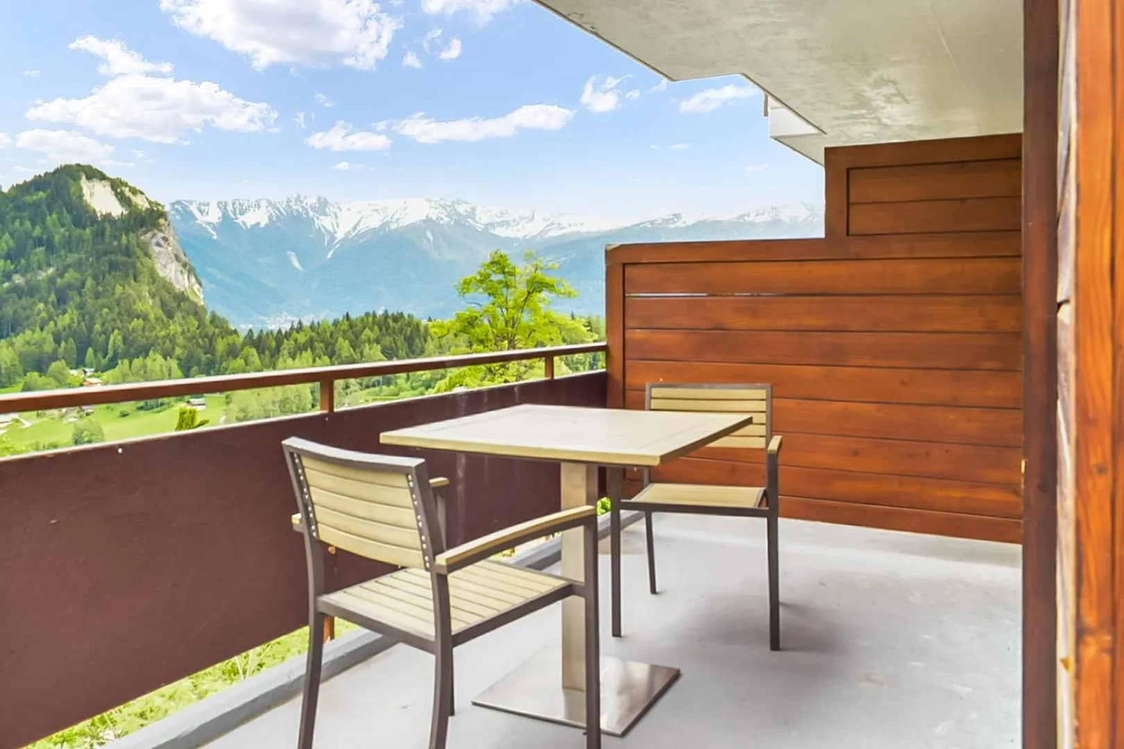 Between Boutique Hotel