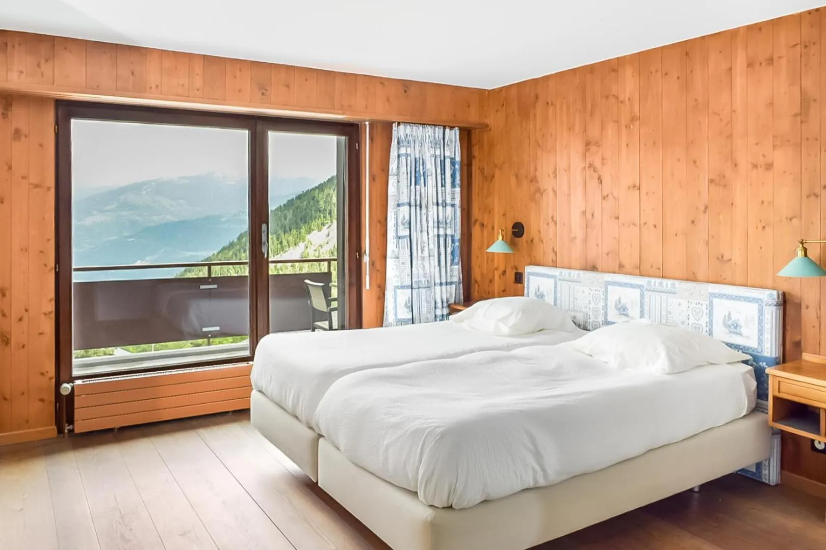 Bed in Between Boutique Hotel