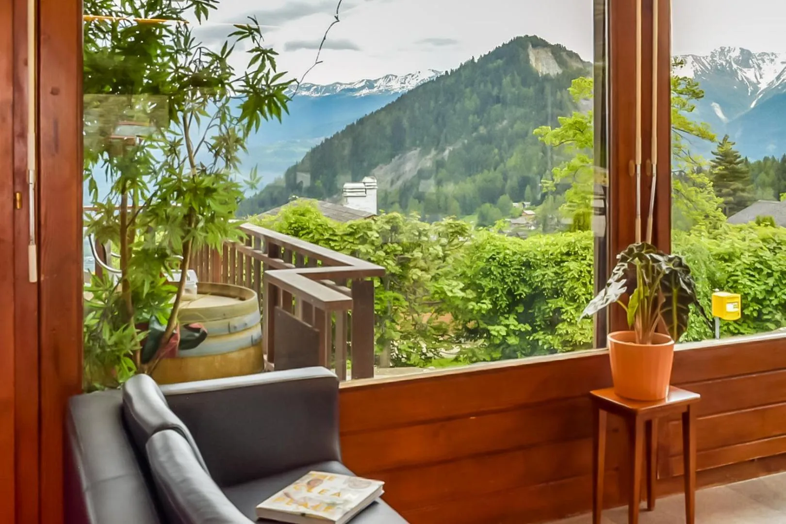 Between Boutique Hotel