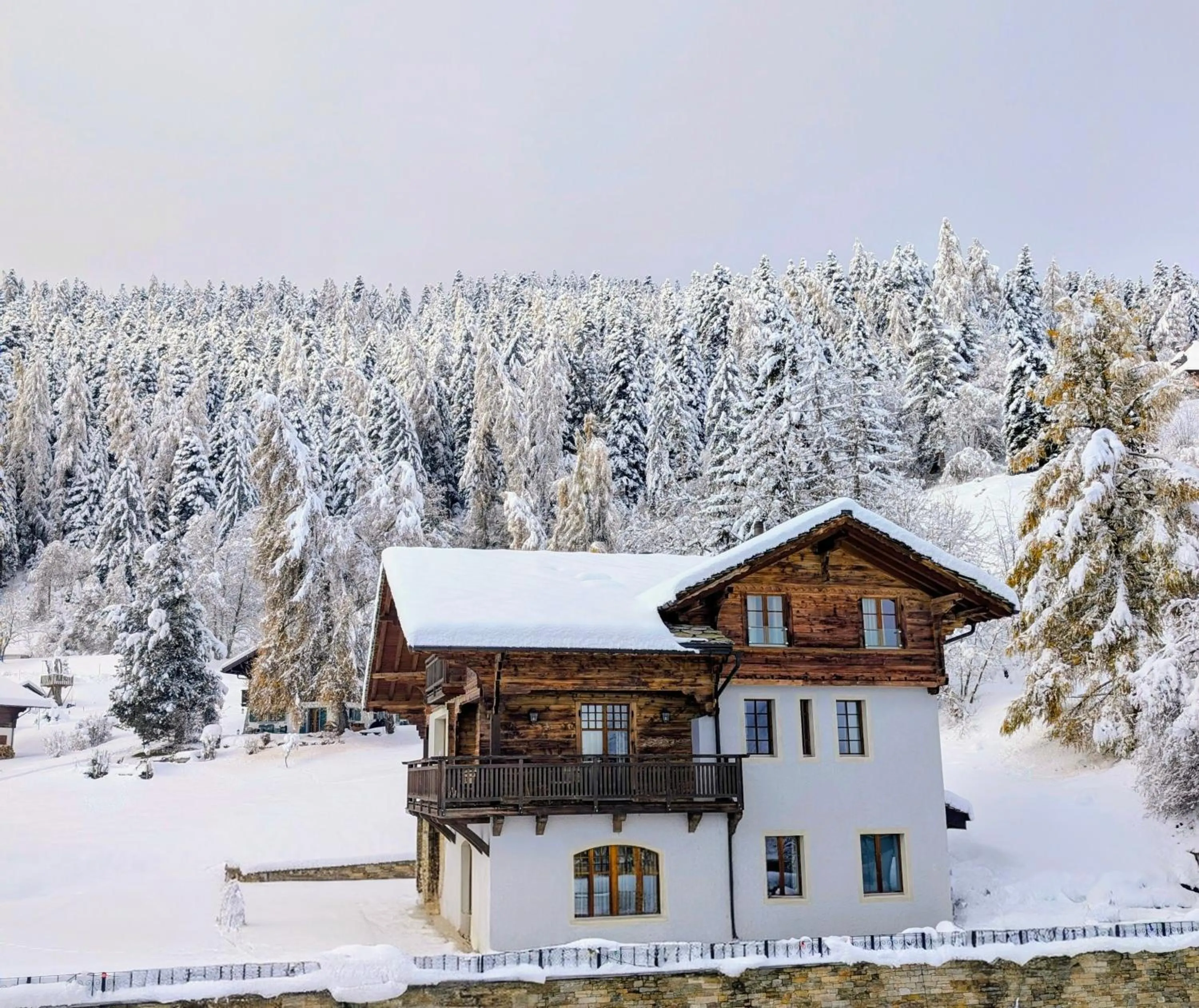 Between Boutique Hotel