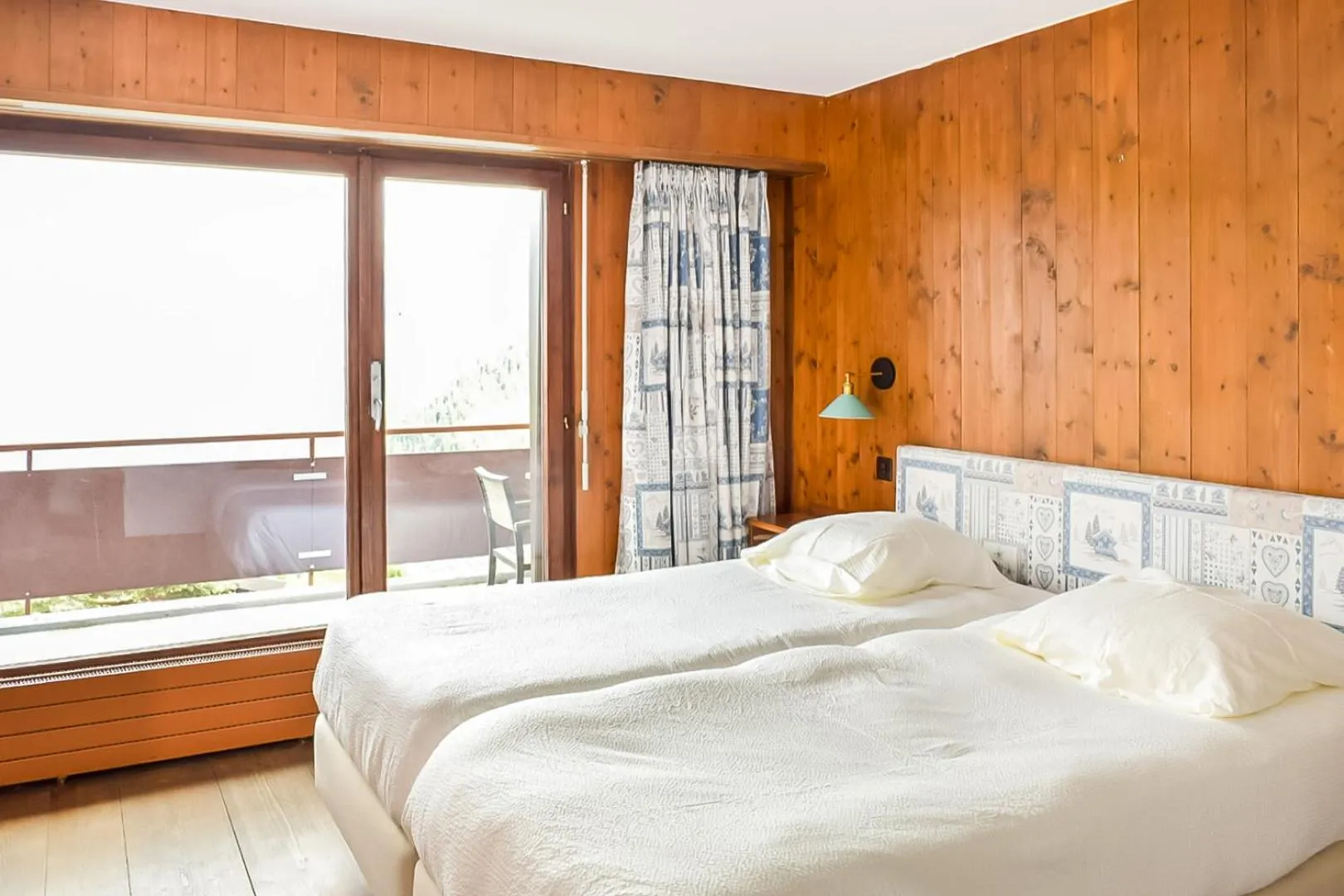 Bed in Between Boutique Hotel