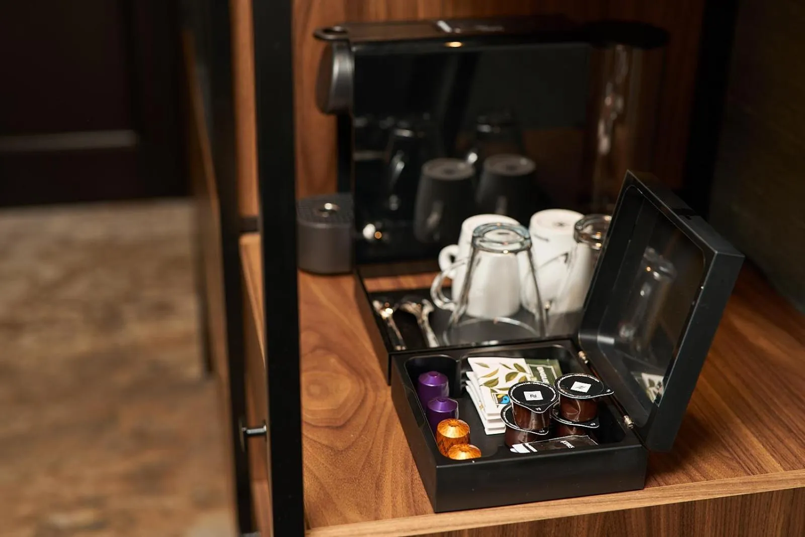 Coffee/tea facilities in Alexander Hotel