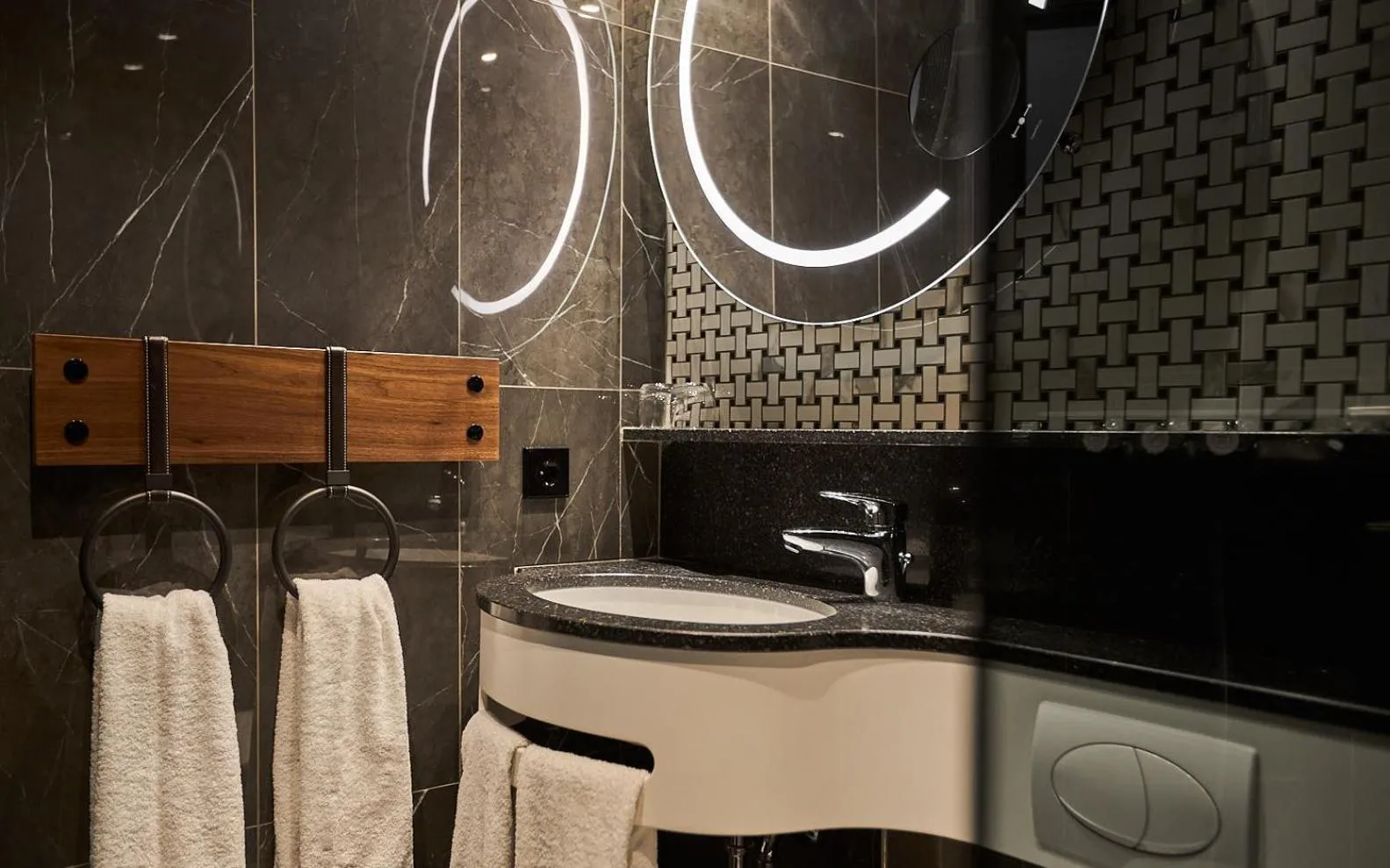 Bathroom in Alexander Hotel