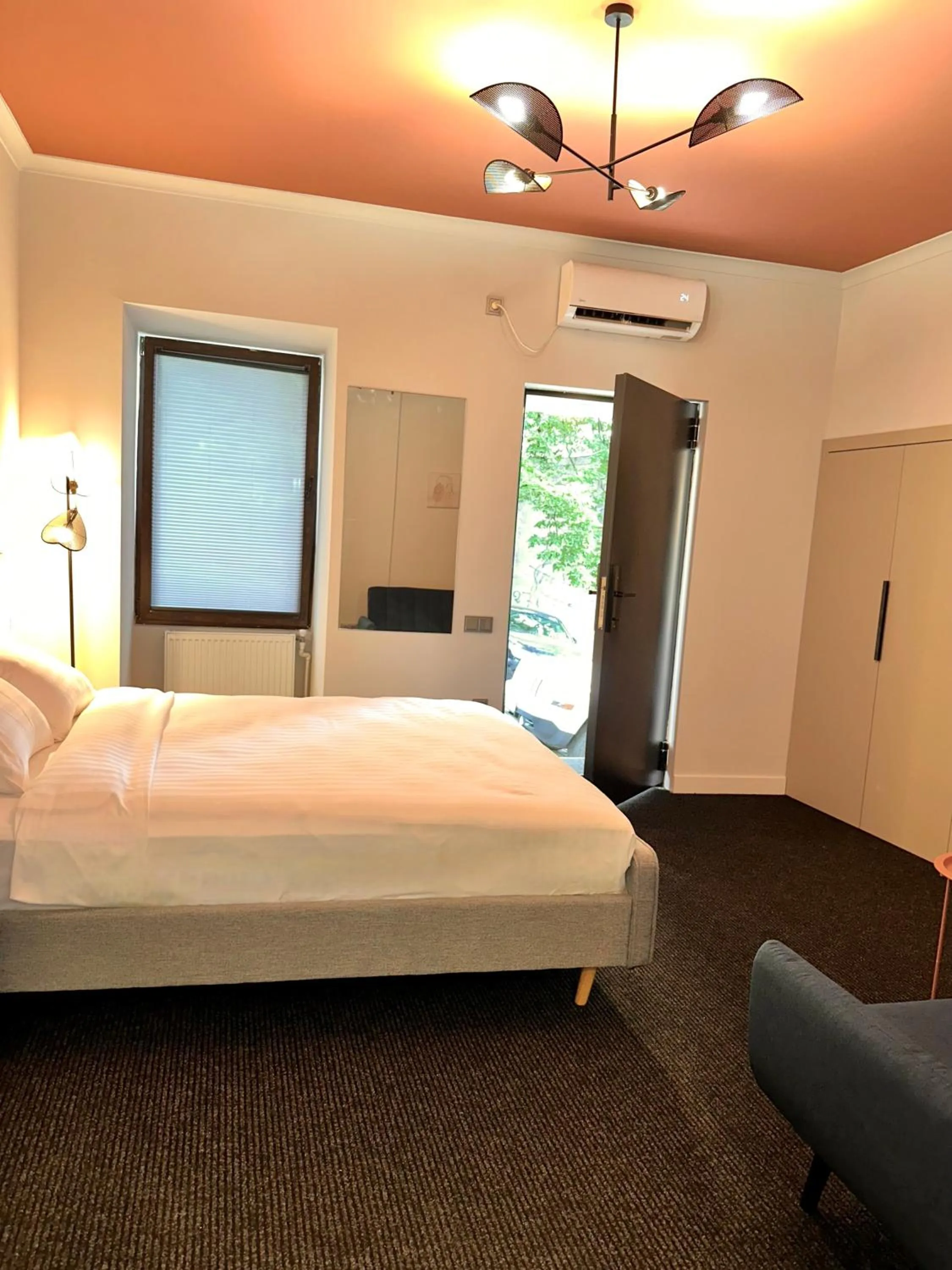 Photo of the whole room, Bed in Salve