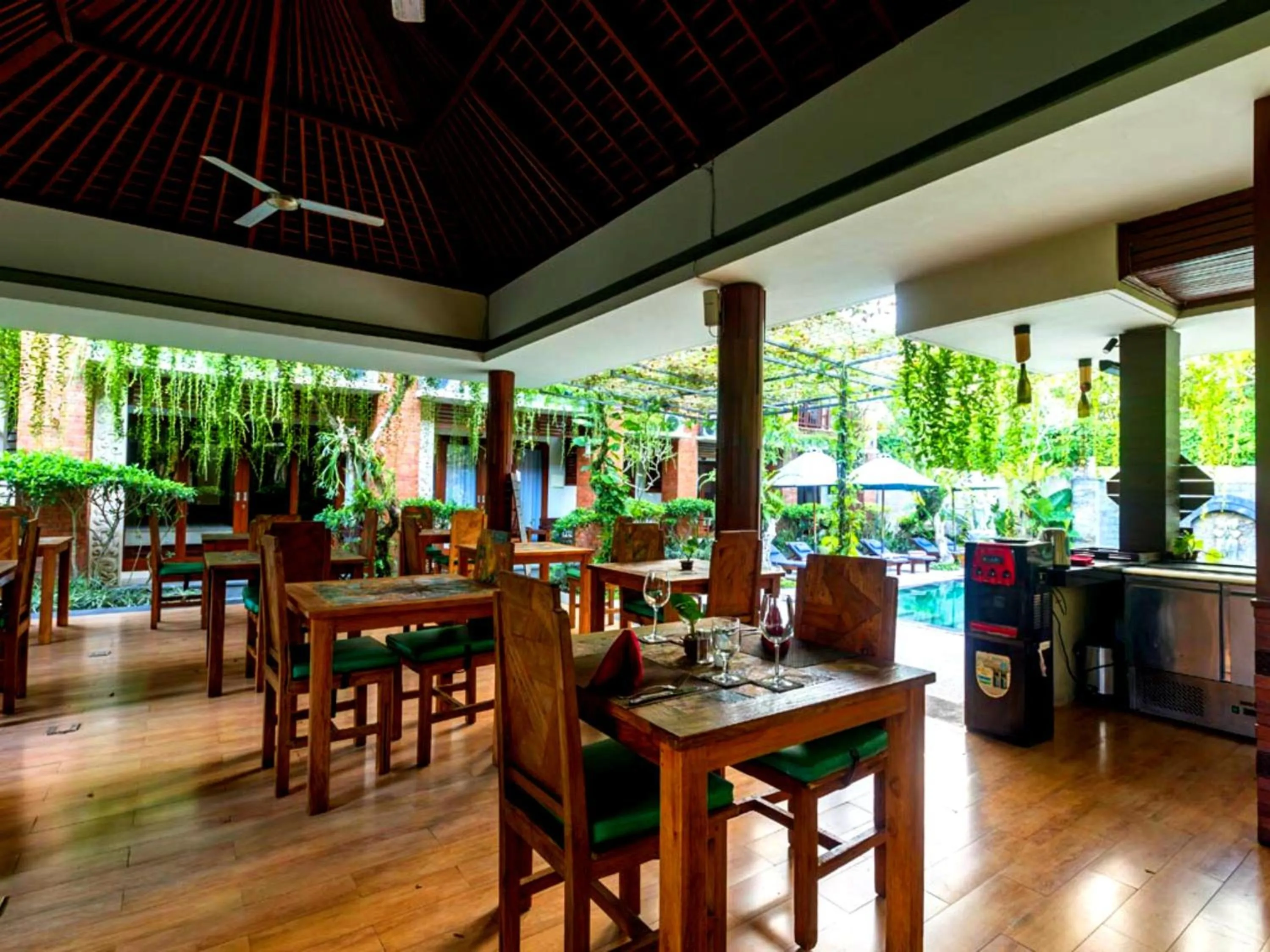 Restaurant/places to eat in Awatara Boutique Resort Ubud