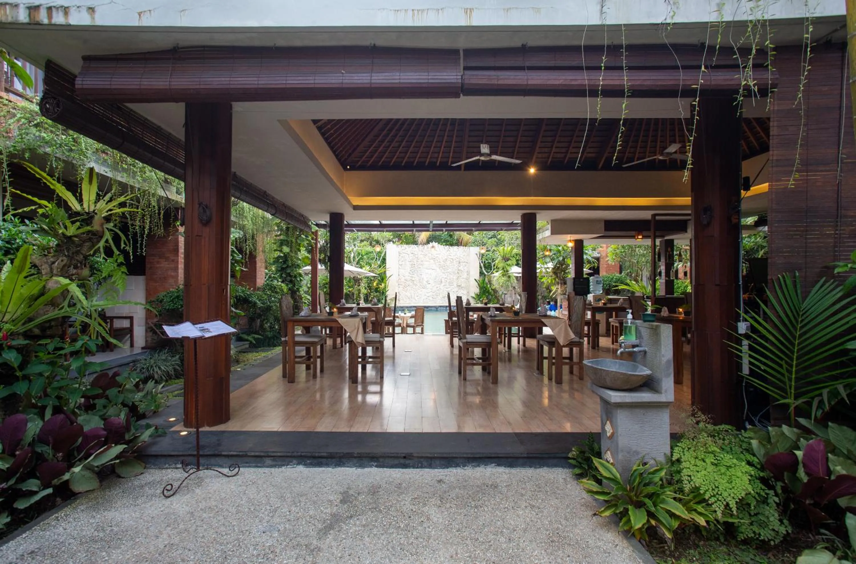 Restaurant/places to eat in Awatara Boutique Resort Ubud