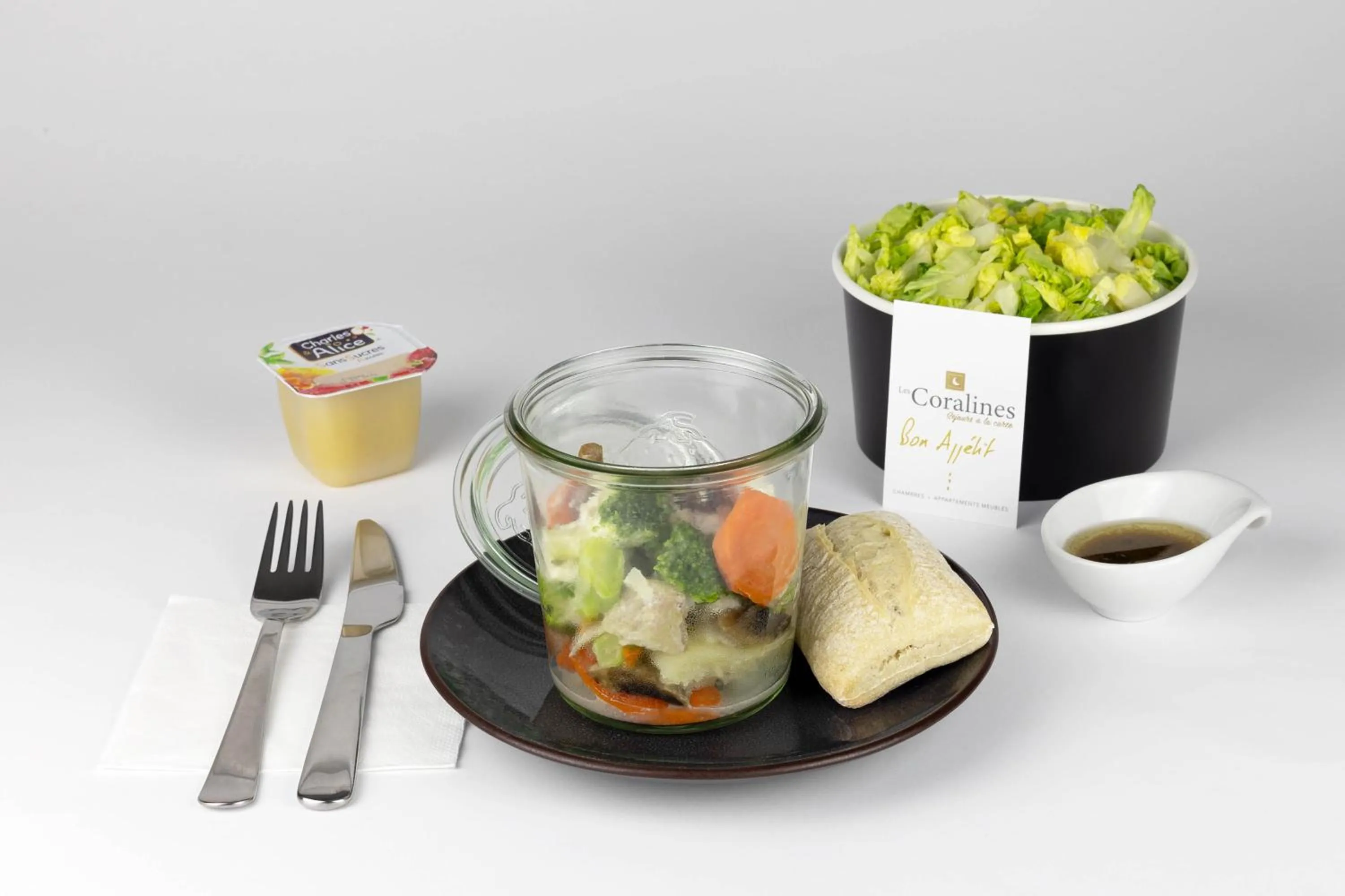 Food and drinks in Appart Hôtel Coraline - Genas Lyon Eurexpo