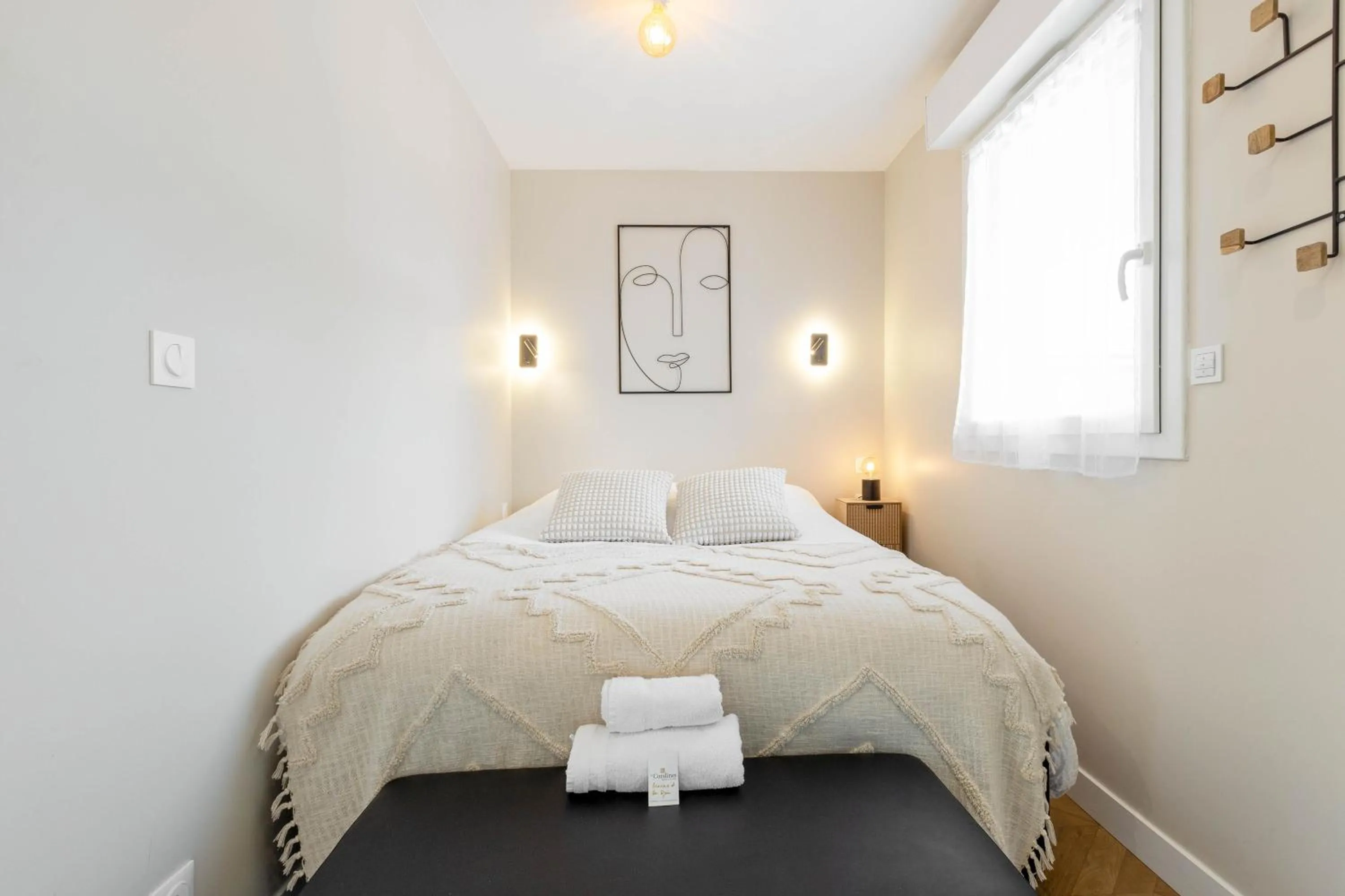 Bed in Appart Hôtel Coraline - Genas Lyon Eurexpo