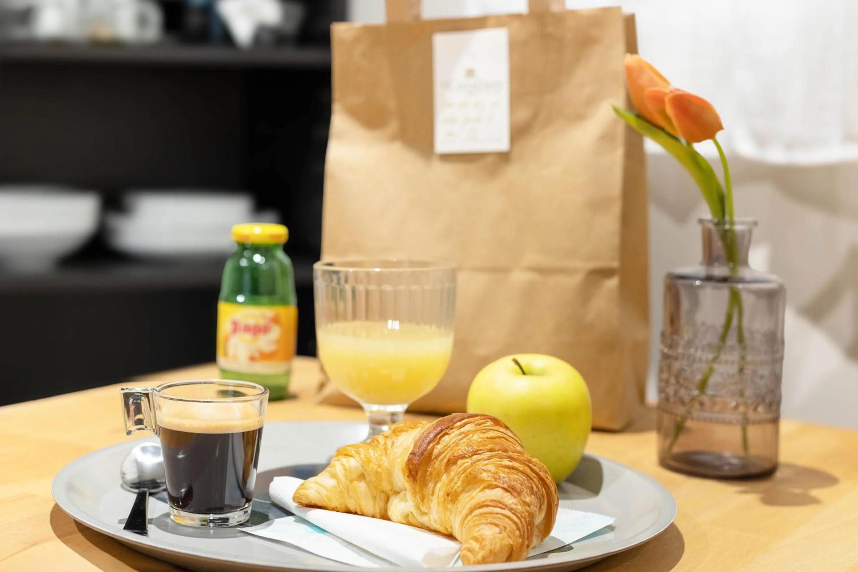 Breakfast in Appart Hôtel Coraline - Genas Lyon Eurexpo