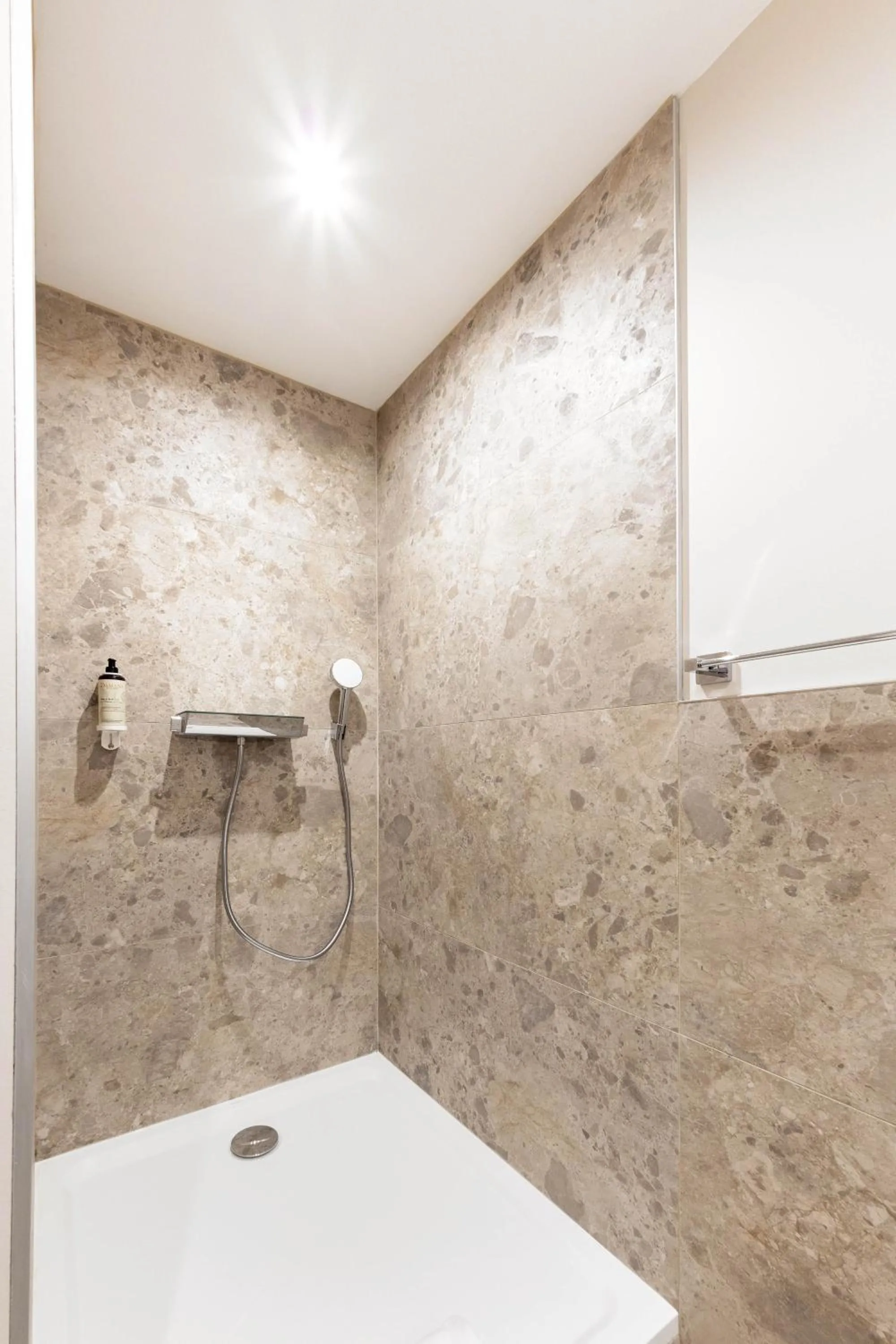 Bathroom in Appart Hôtel Coraline - Genas Lyon Eurexpo