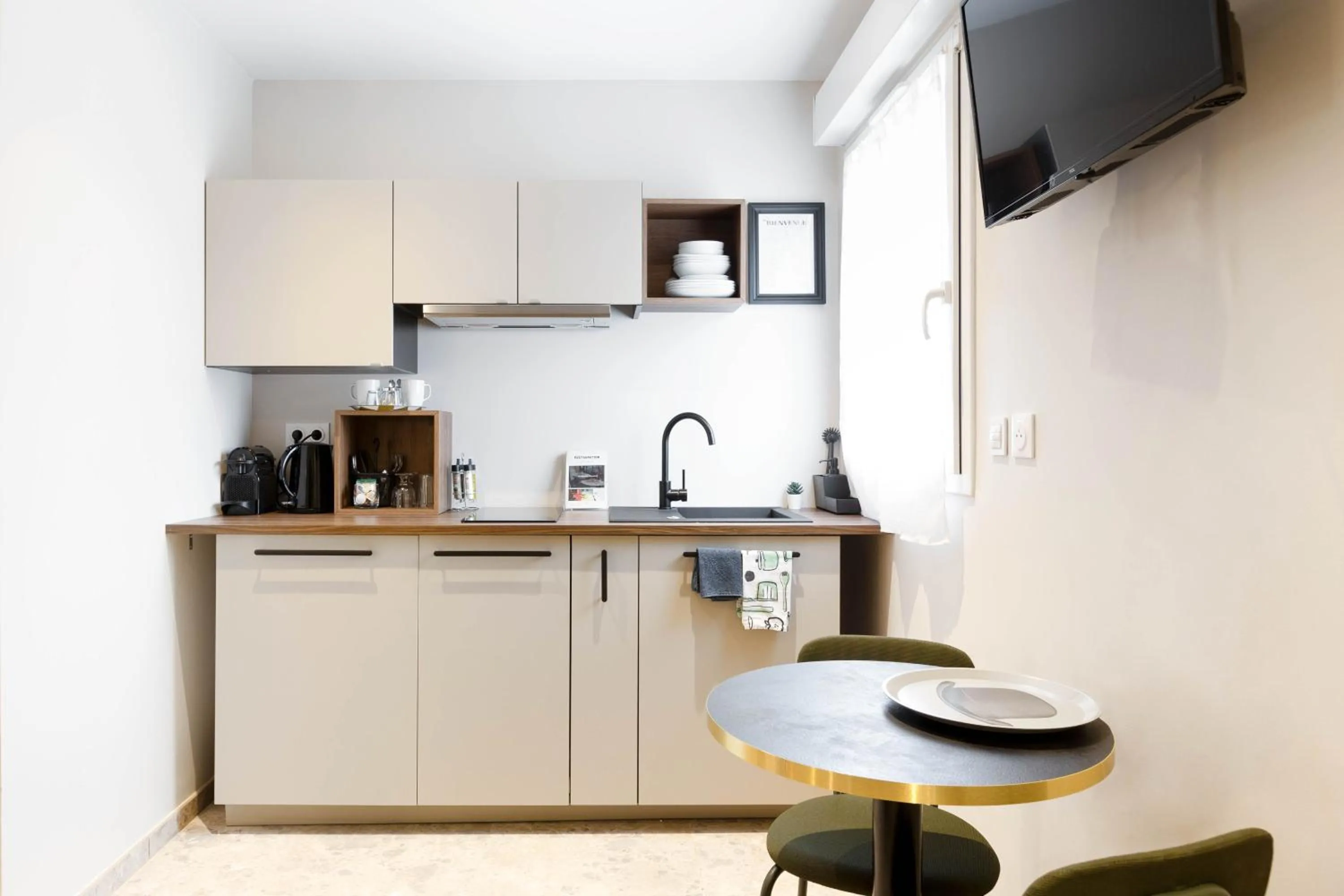 TV and multimedia in Appart Hôtel Coraline - Genas Lyon Eurexpo