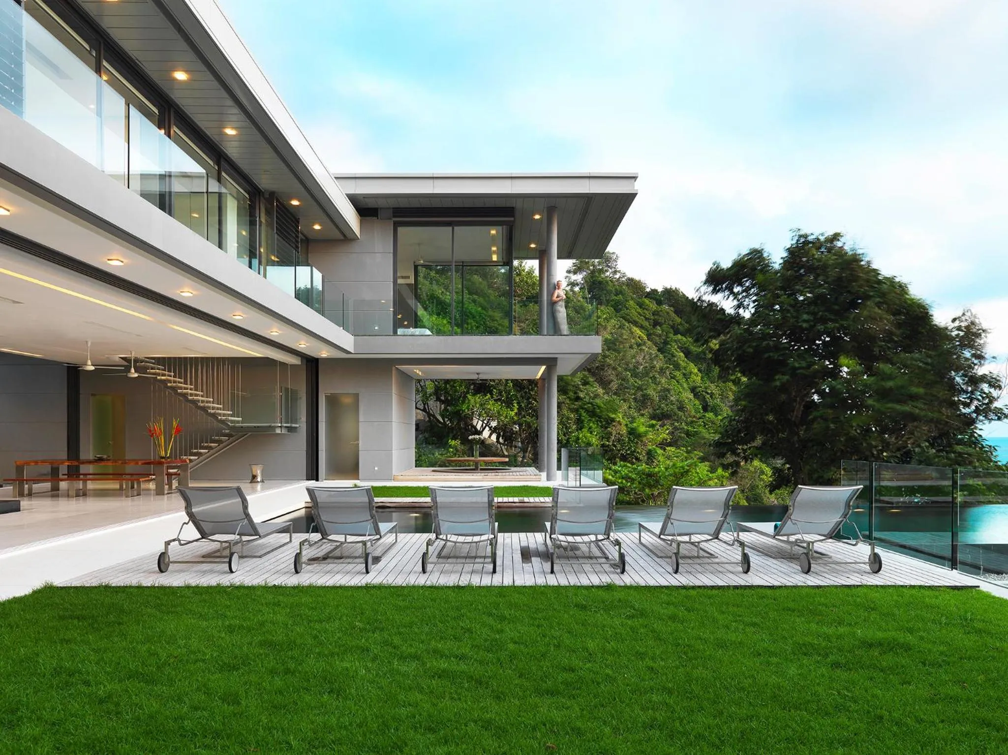 Swimming pool in Villa Amanzi Kamala by Elite Havens