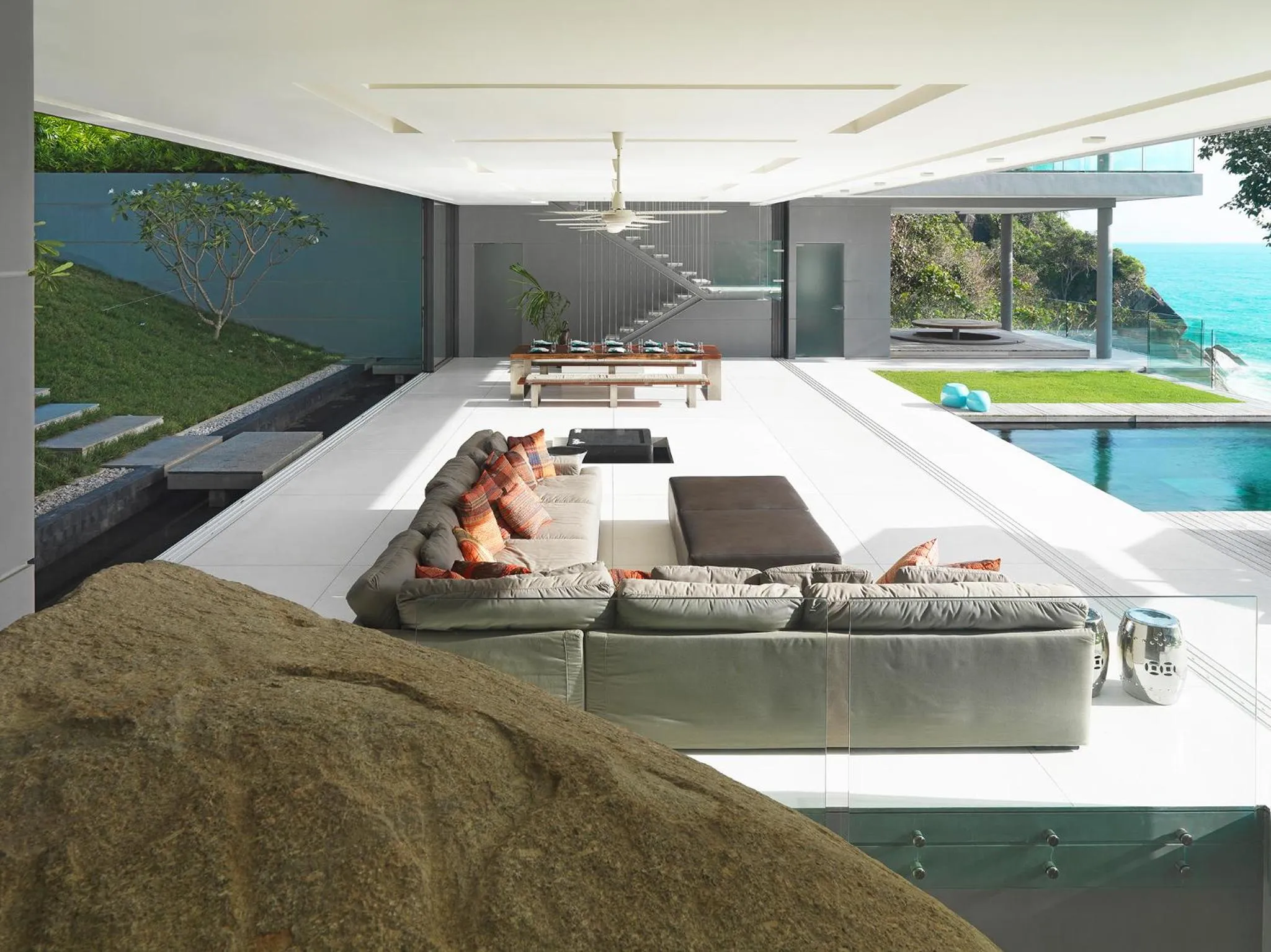 Swimming pool in Villa Amanzi Kamala by Elite Havens