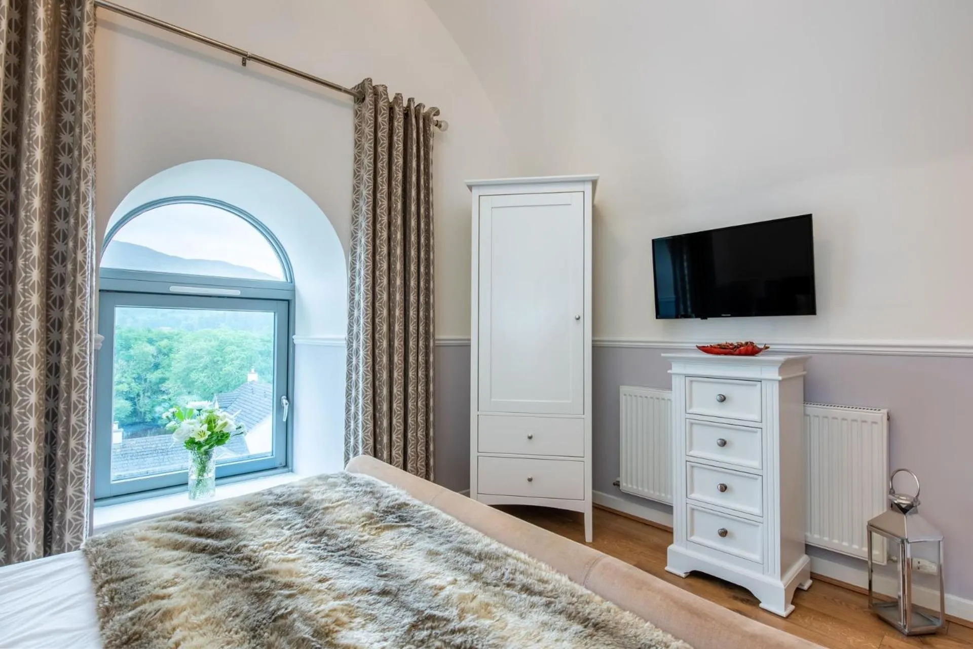 Bedroom, Bed in The Highland Club