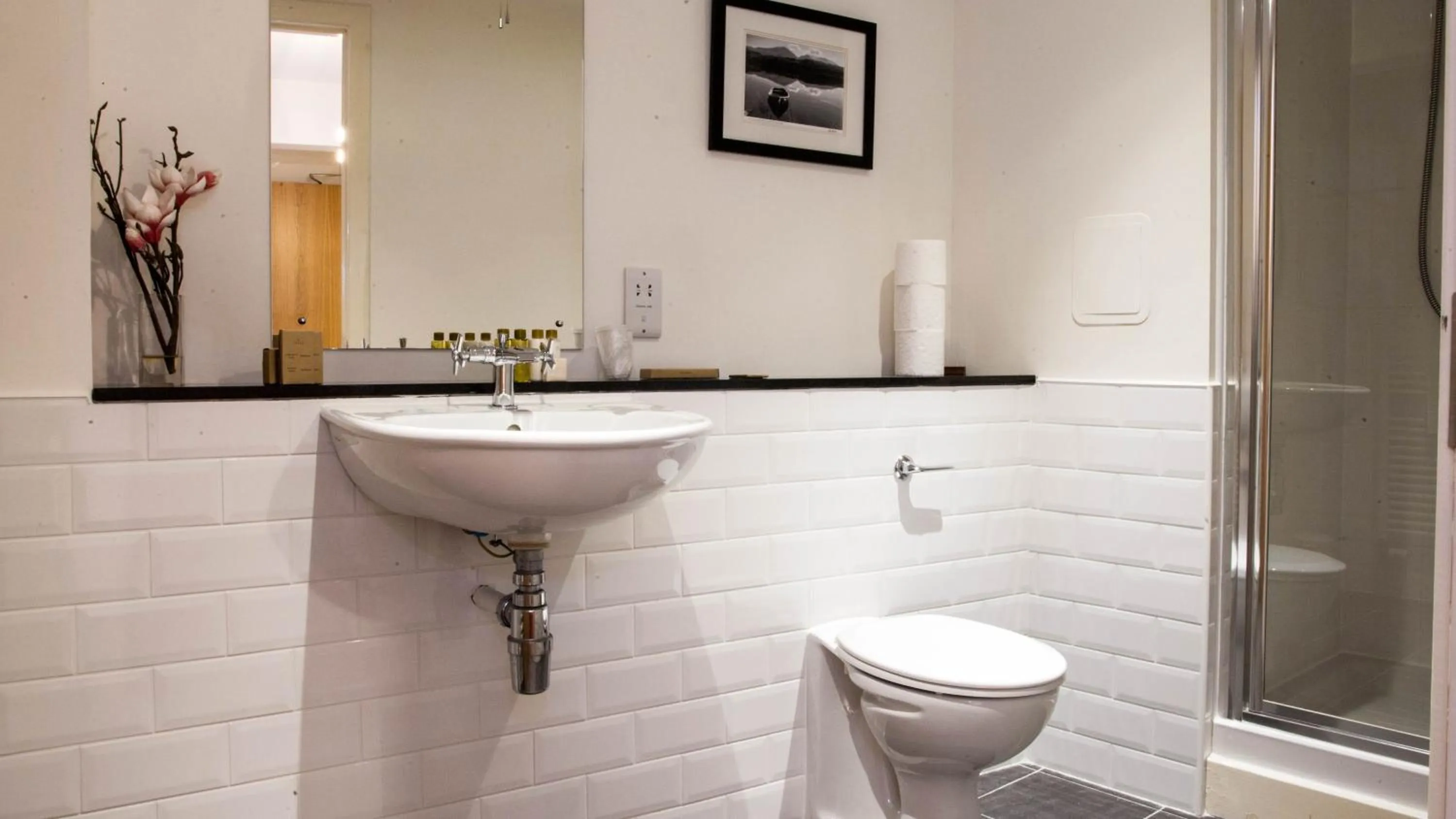 Shower in The Highland Club