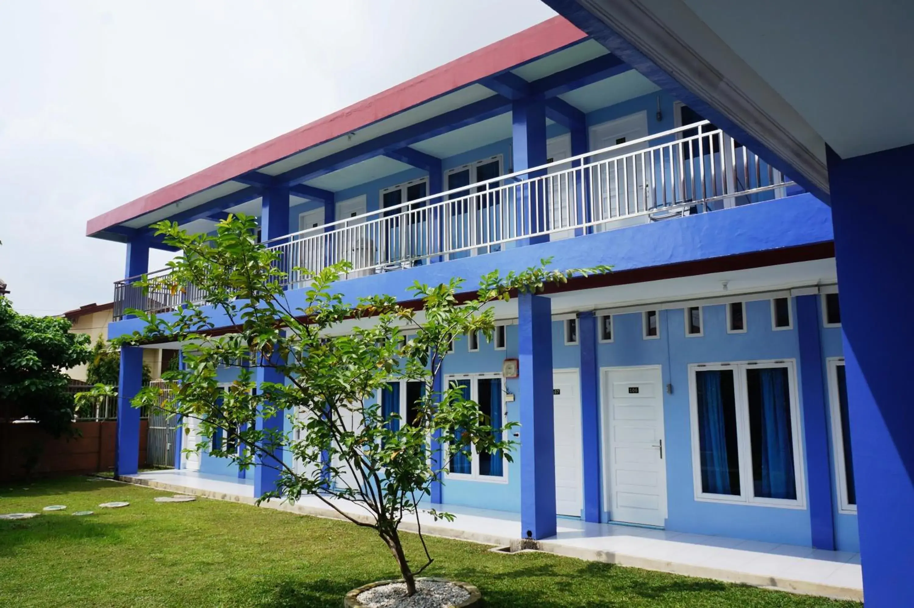Facade/entrance in Kenari Residence Facade/entrance in Kenari Residence