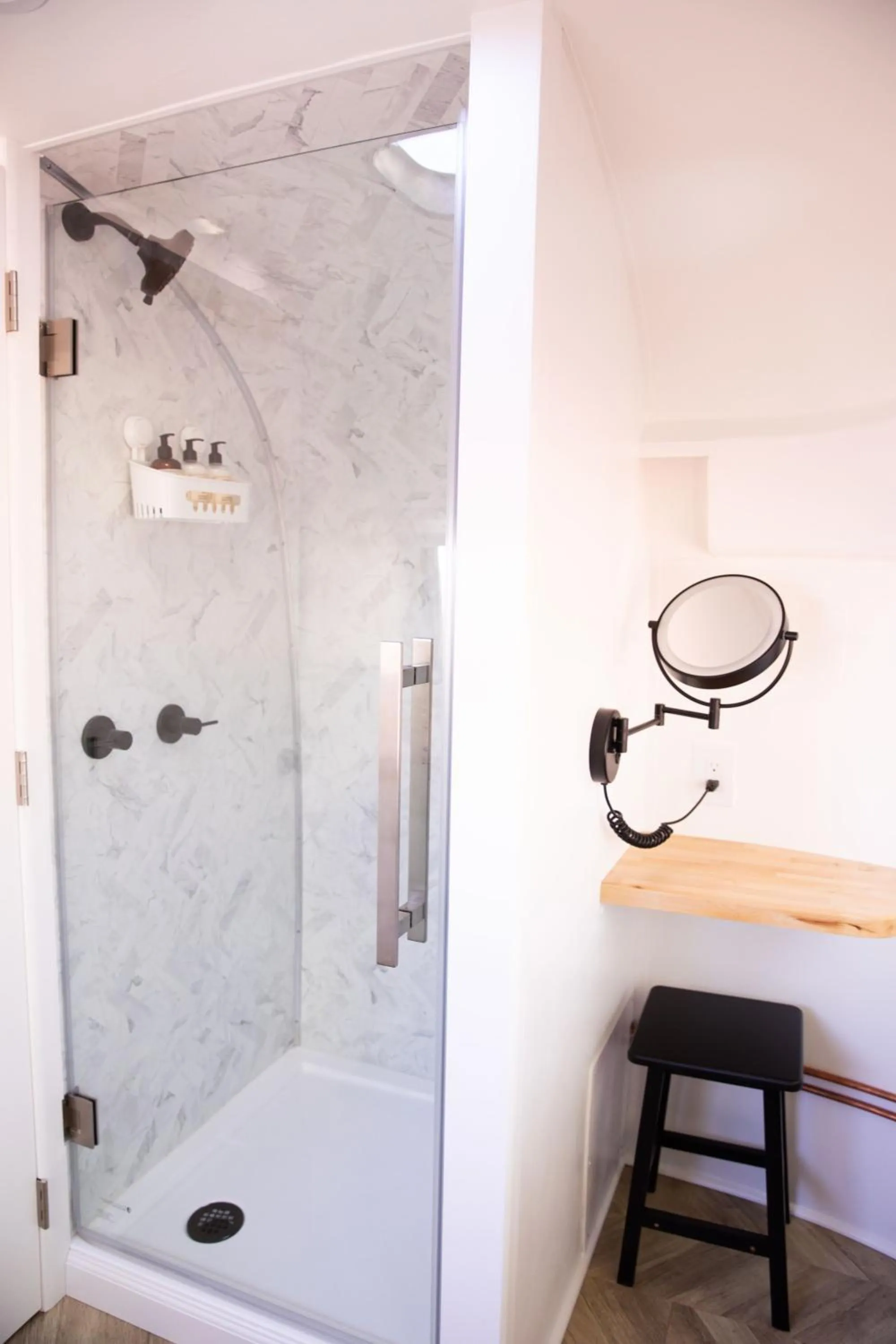 Shower in Corduroy Lodge