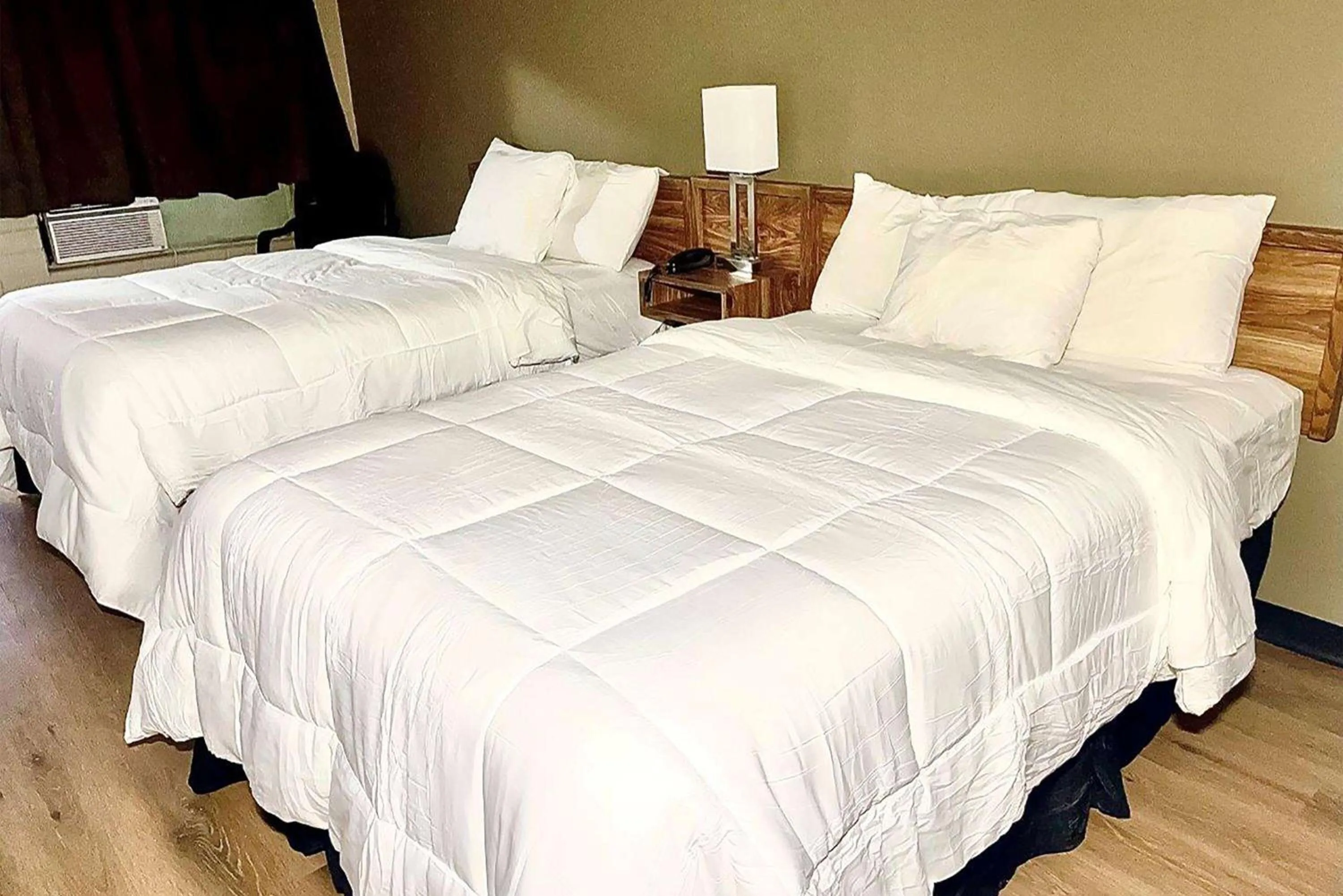 Photo of the whole room, Bed in Super 8 by Wyndham Blythe