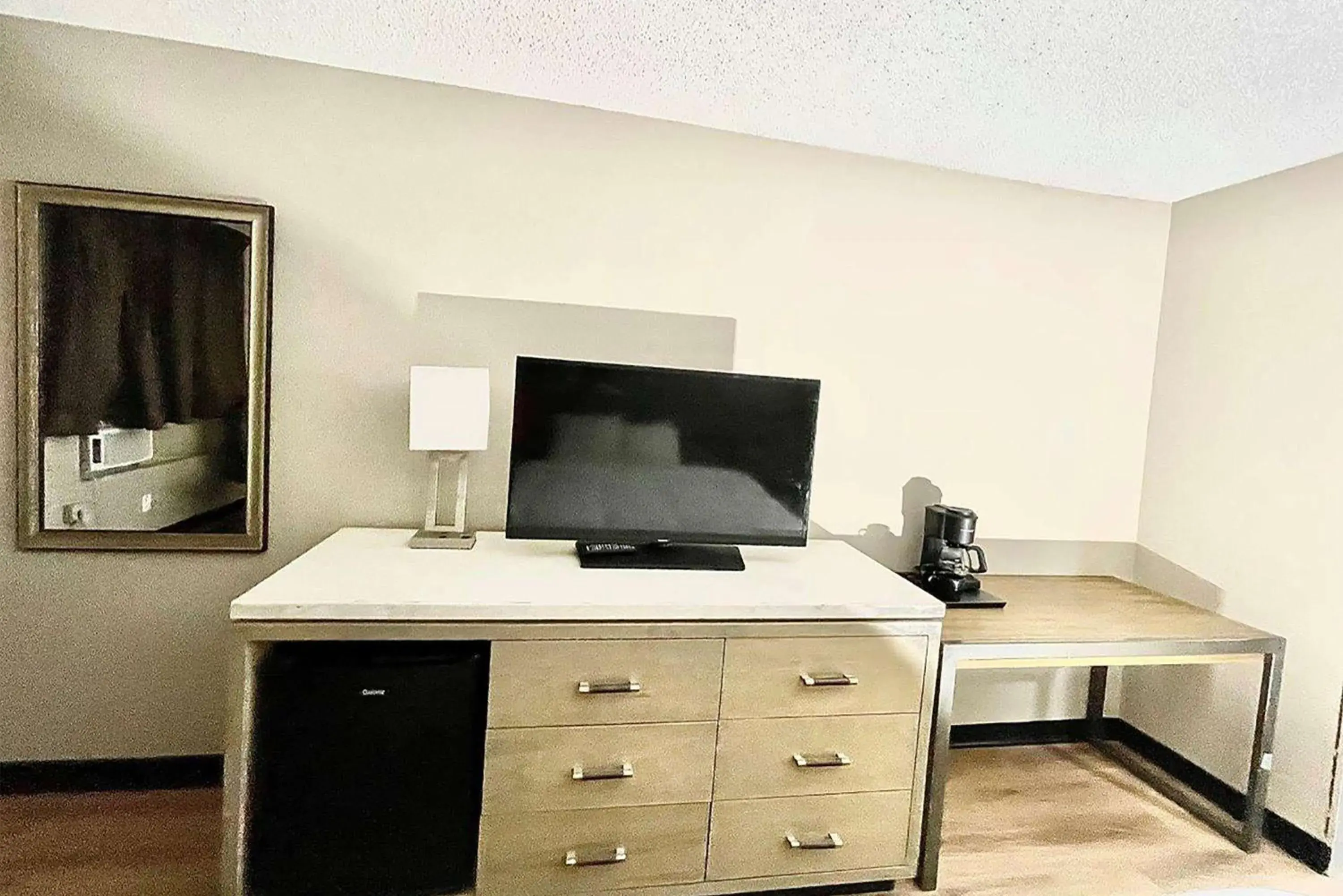 Photo of the whole room in Super 8 by Wyndham Blythe Photo of the whole room in Super 8 by Wyndham Blythe