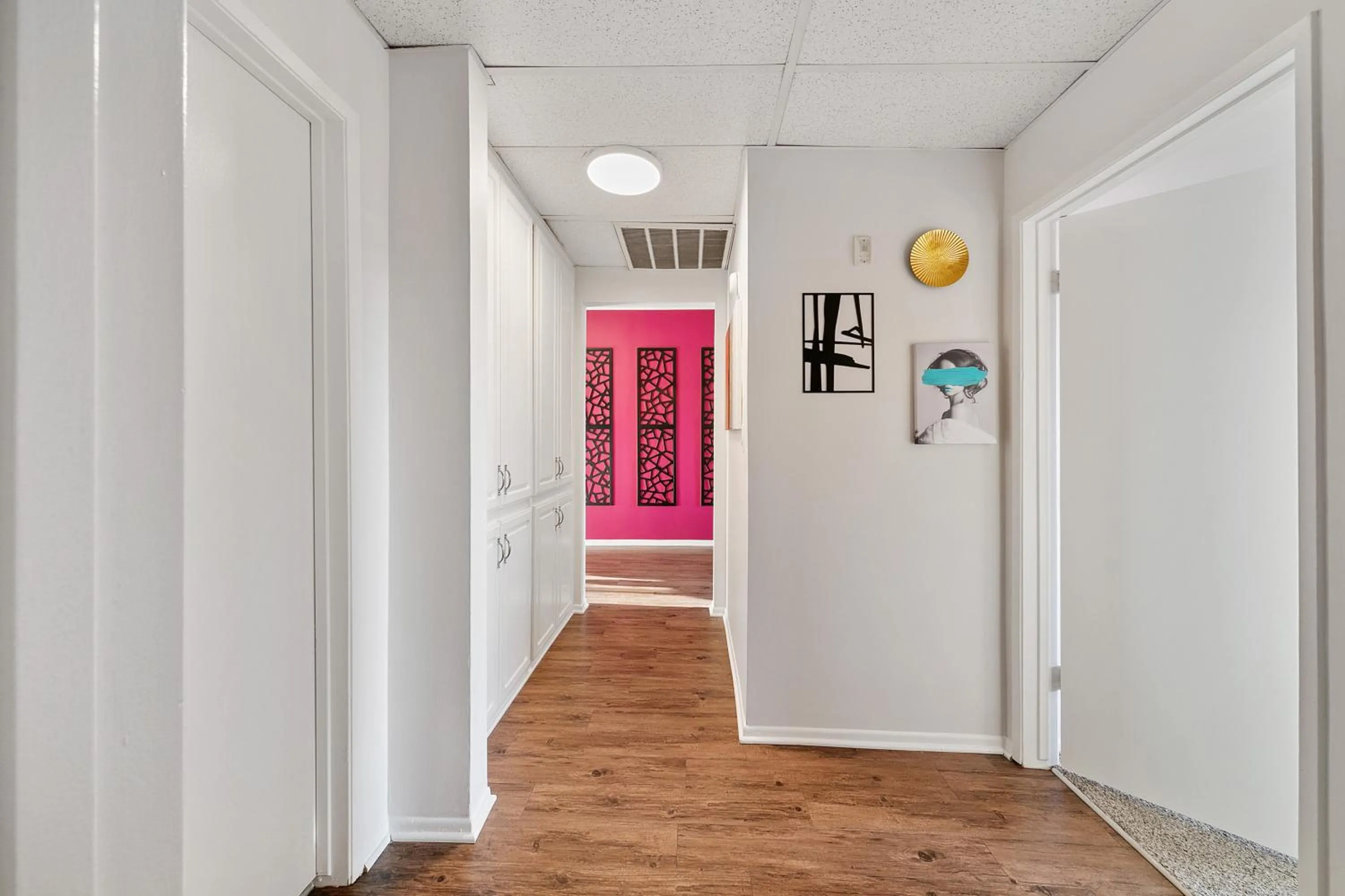 Decorative detail in Beverly Hills Chic 2 bed 2bath with Patio and Parking 309
