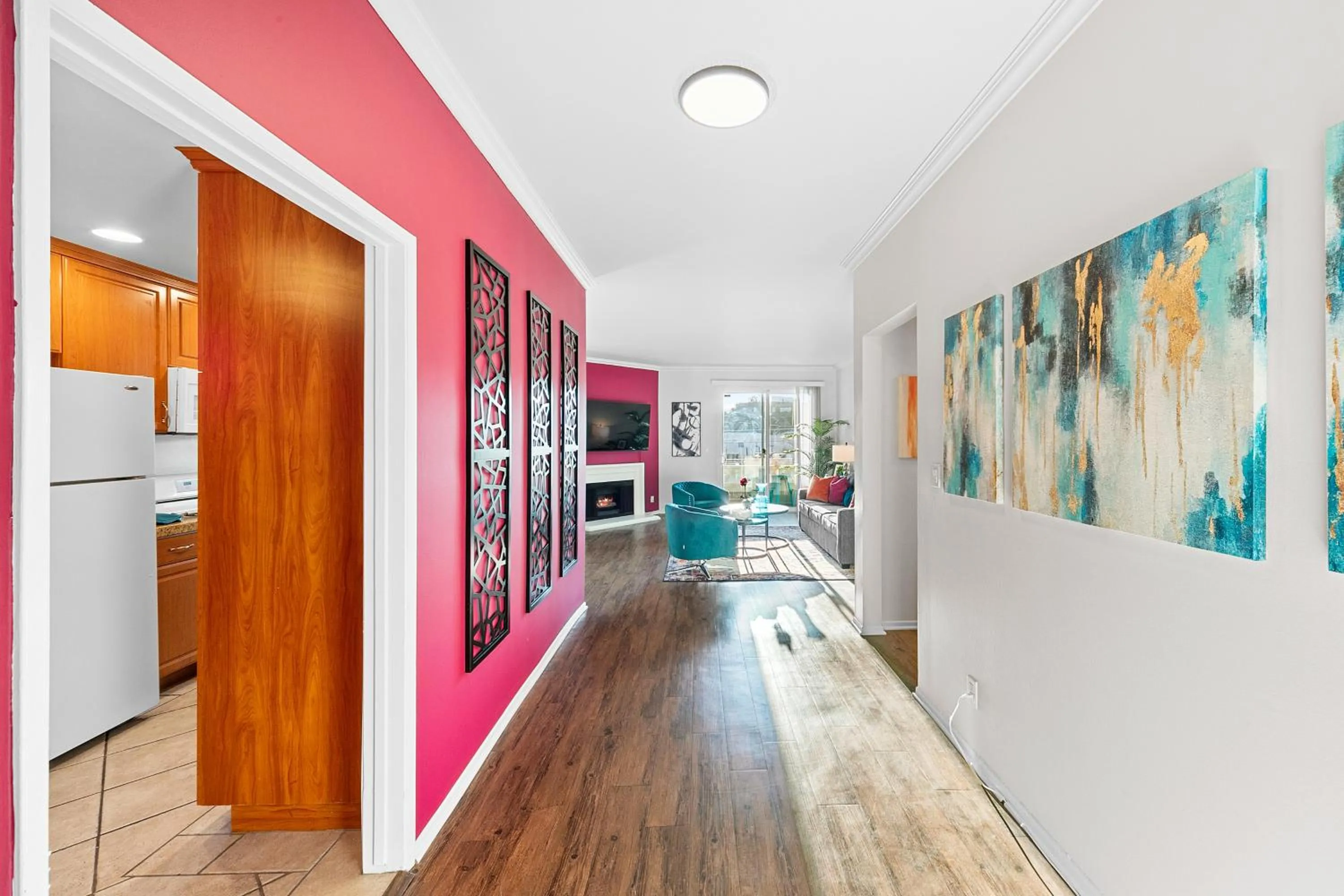 Decorative detail in Beverly Hills Chic 2 bed 2bath with Patio and Parking 309