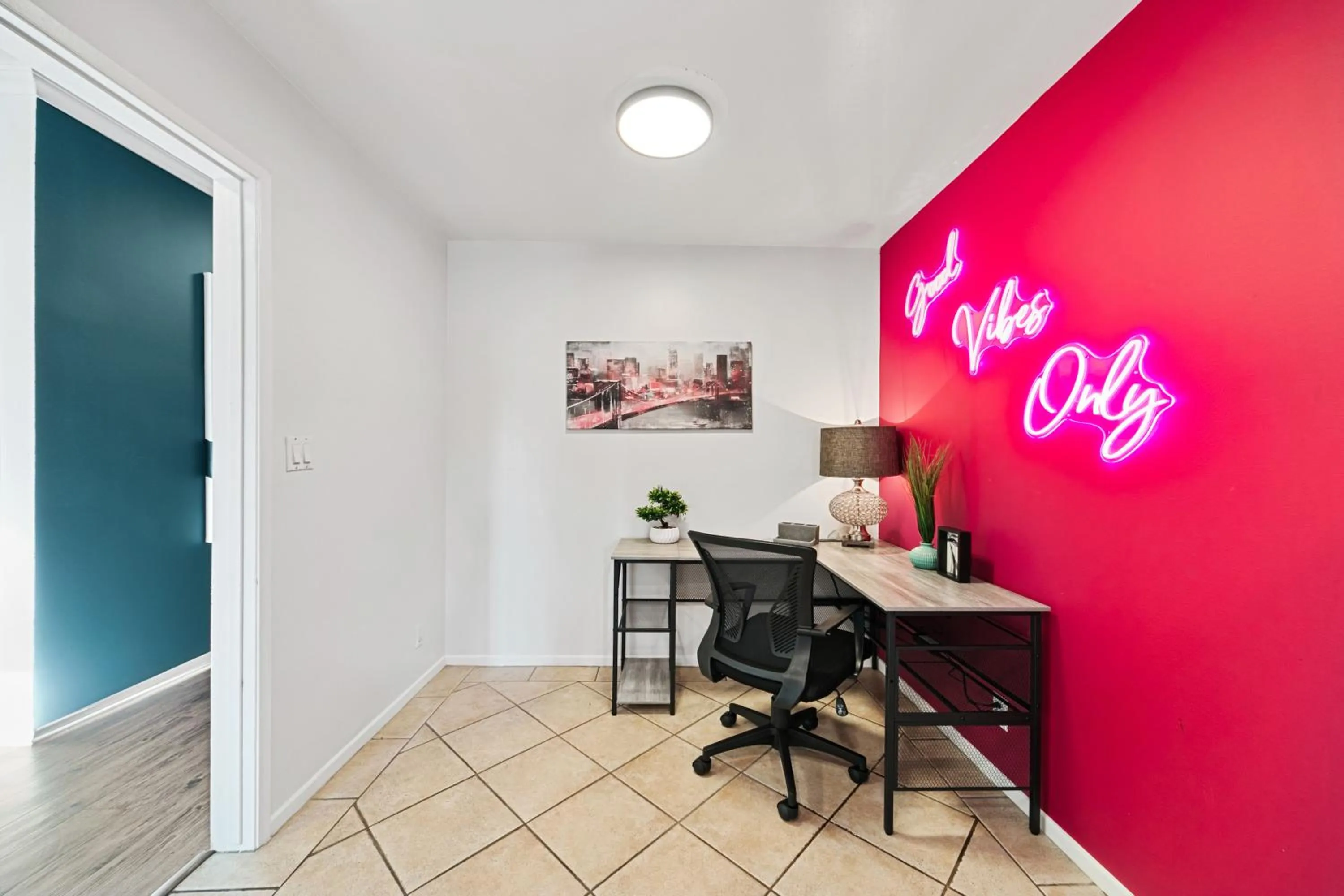 Seating area in Beverly Hills Chic 2 bed 2bath with Patio and Parking 309